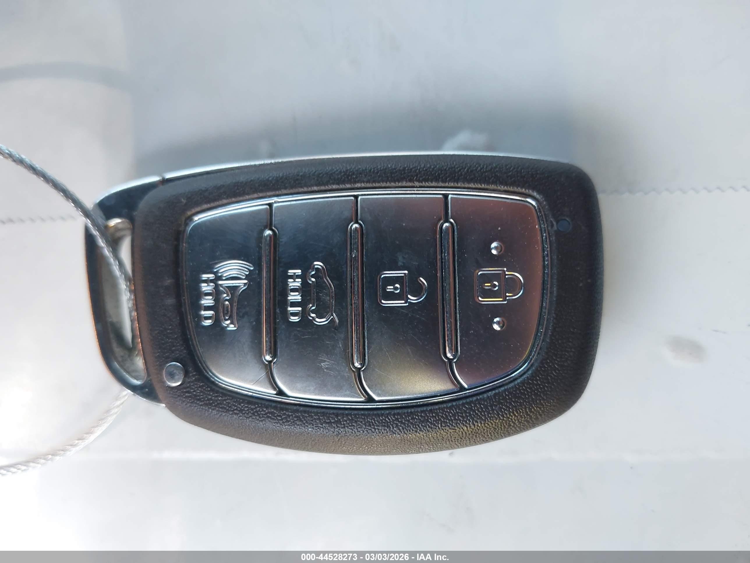 HYUNDAI TUCSON image 11