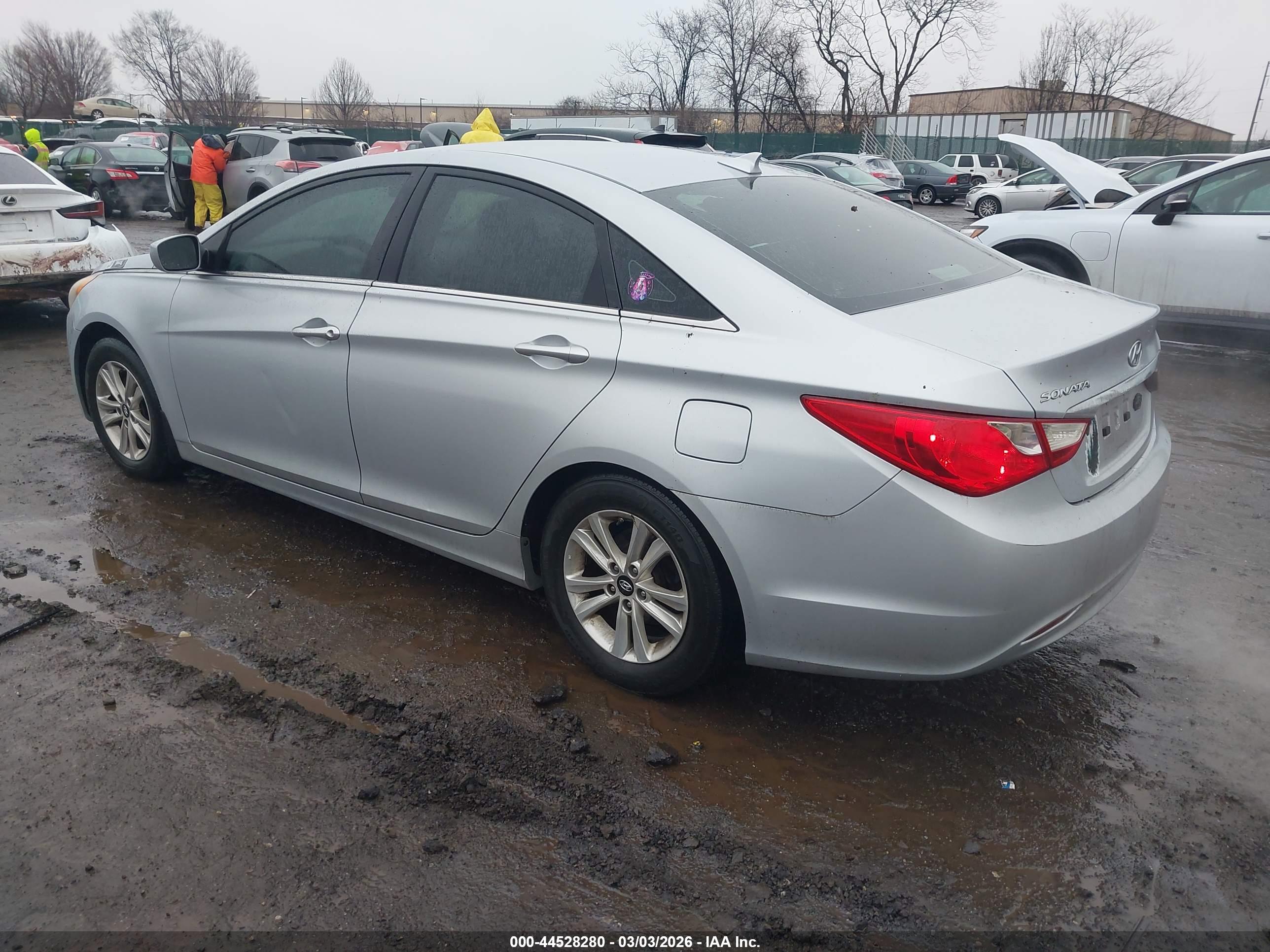 HYUNDAI SONATA image 3