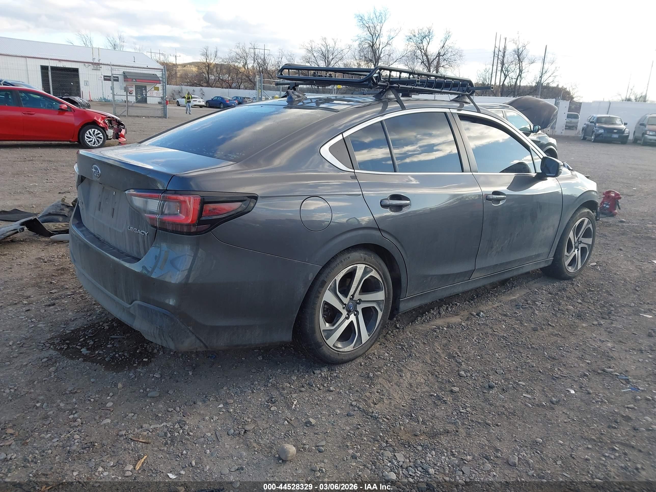 SUBARU LEGACY image 4