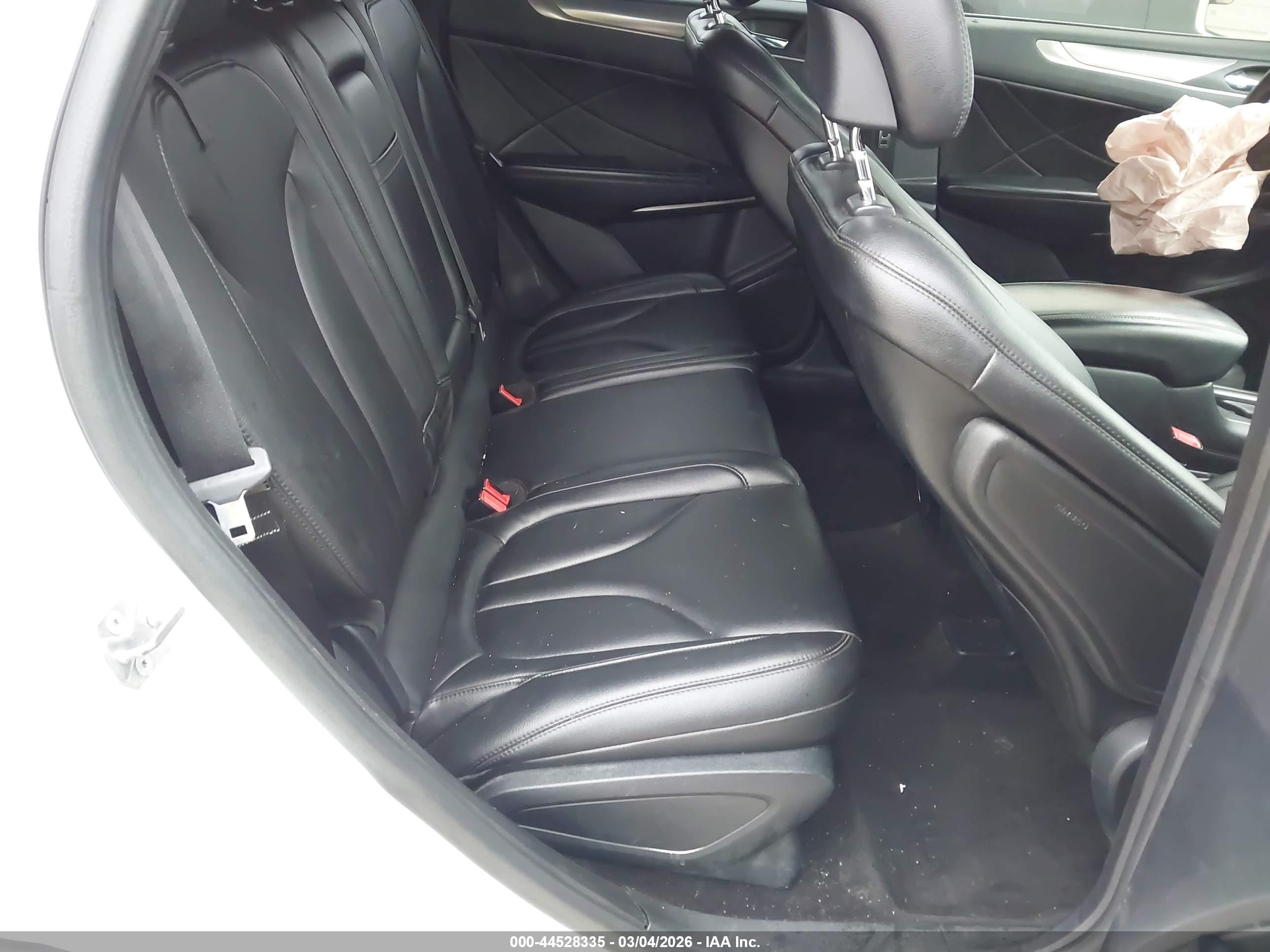 LINCOLN MKC image 8