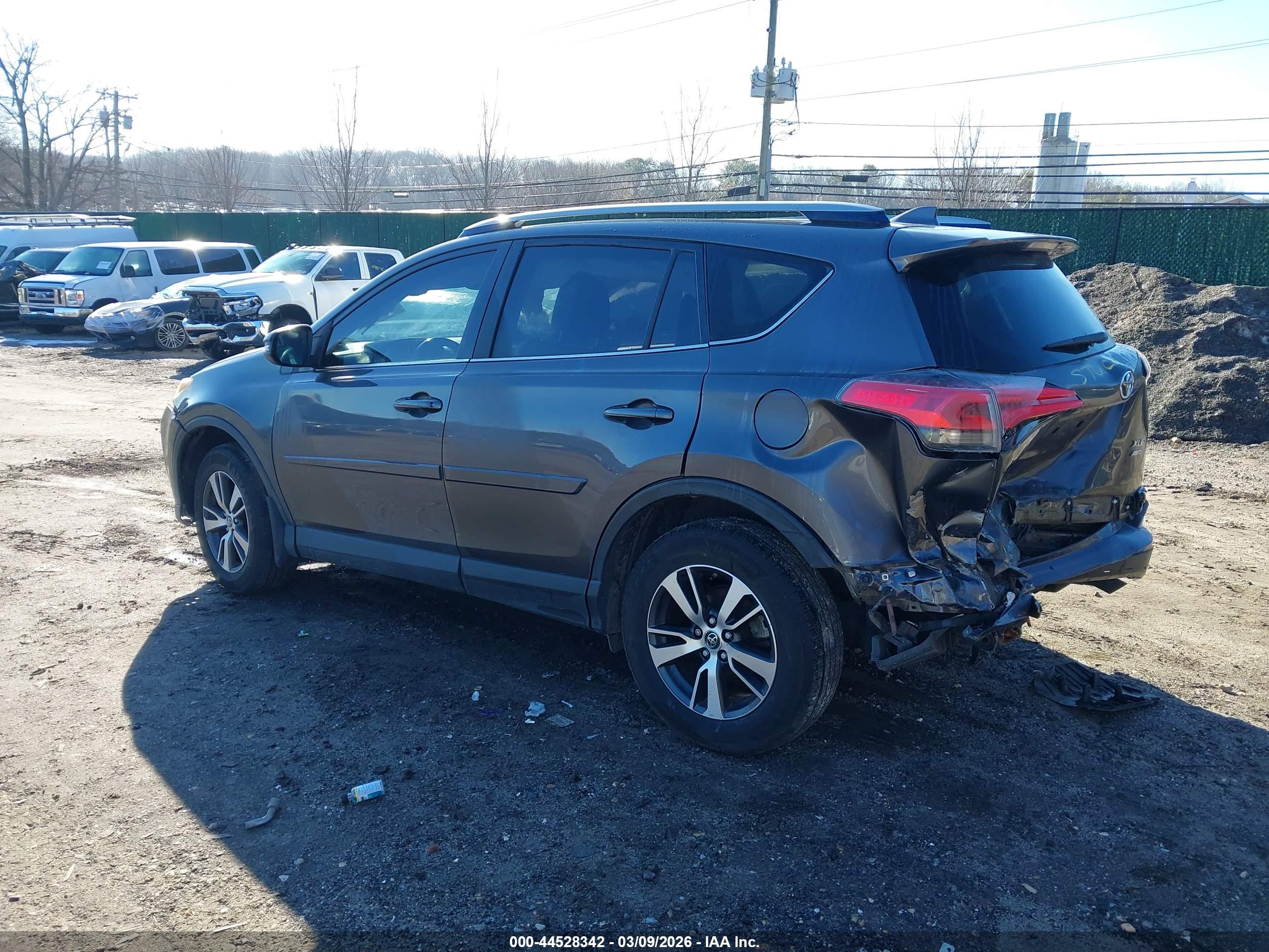 TOYOTA RAV4 image 3