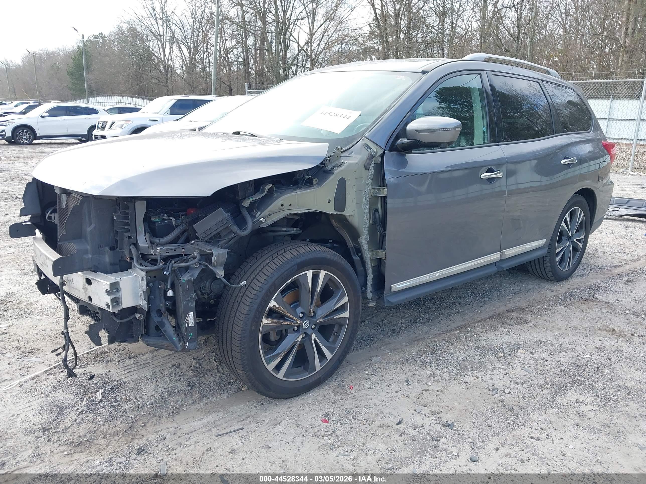 NISSAN PATHFINDER image 2