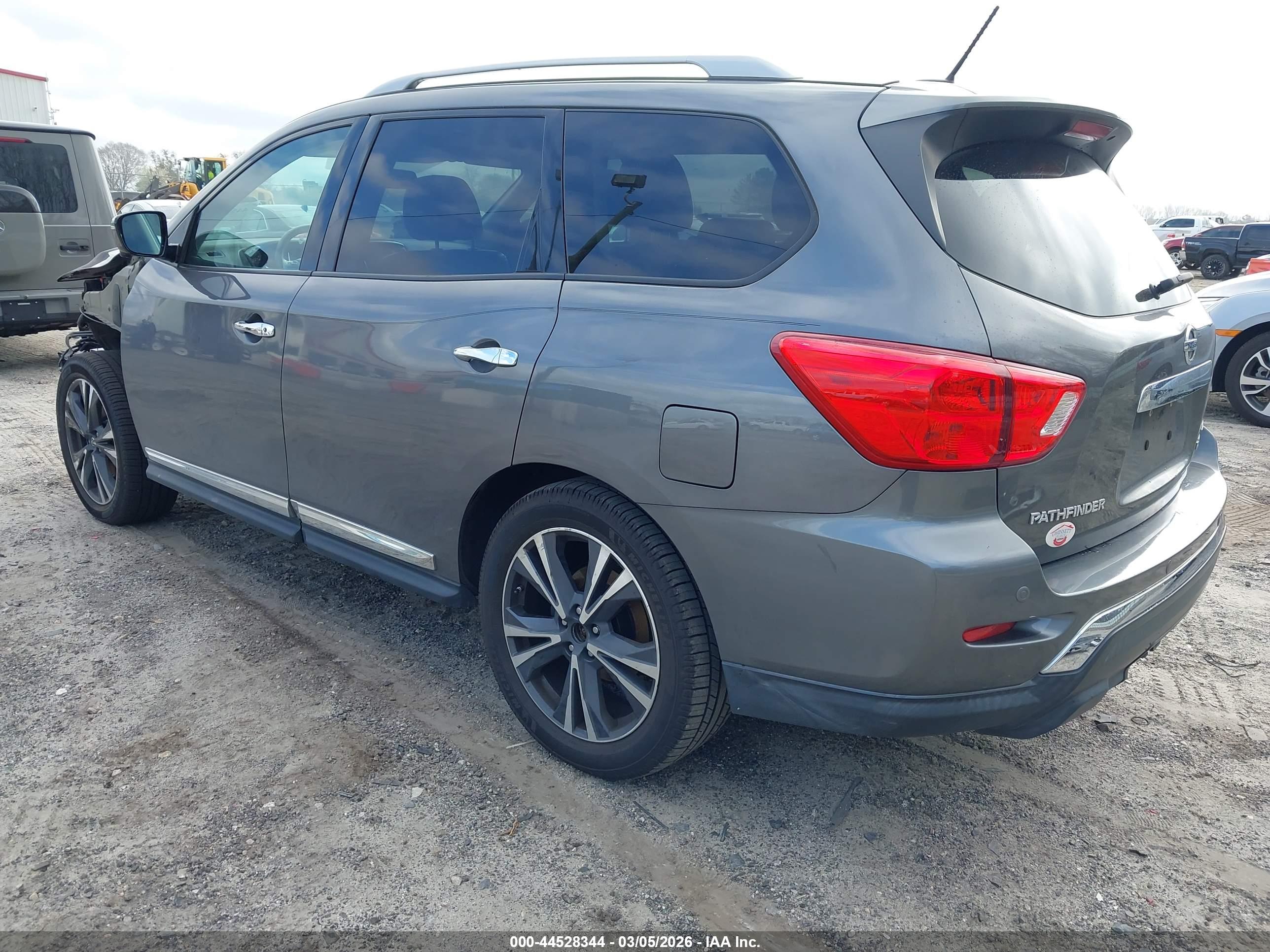 NISSAN PATHFINDER image 3
