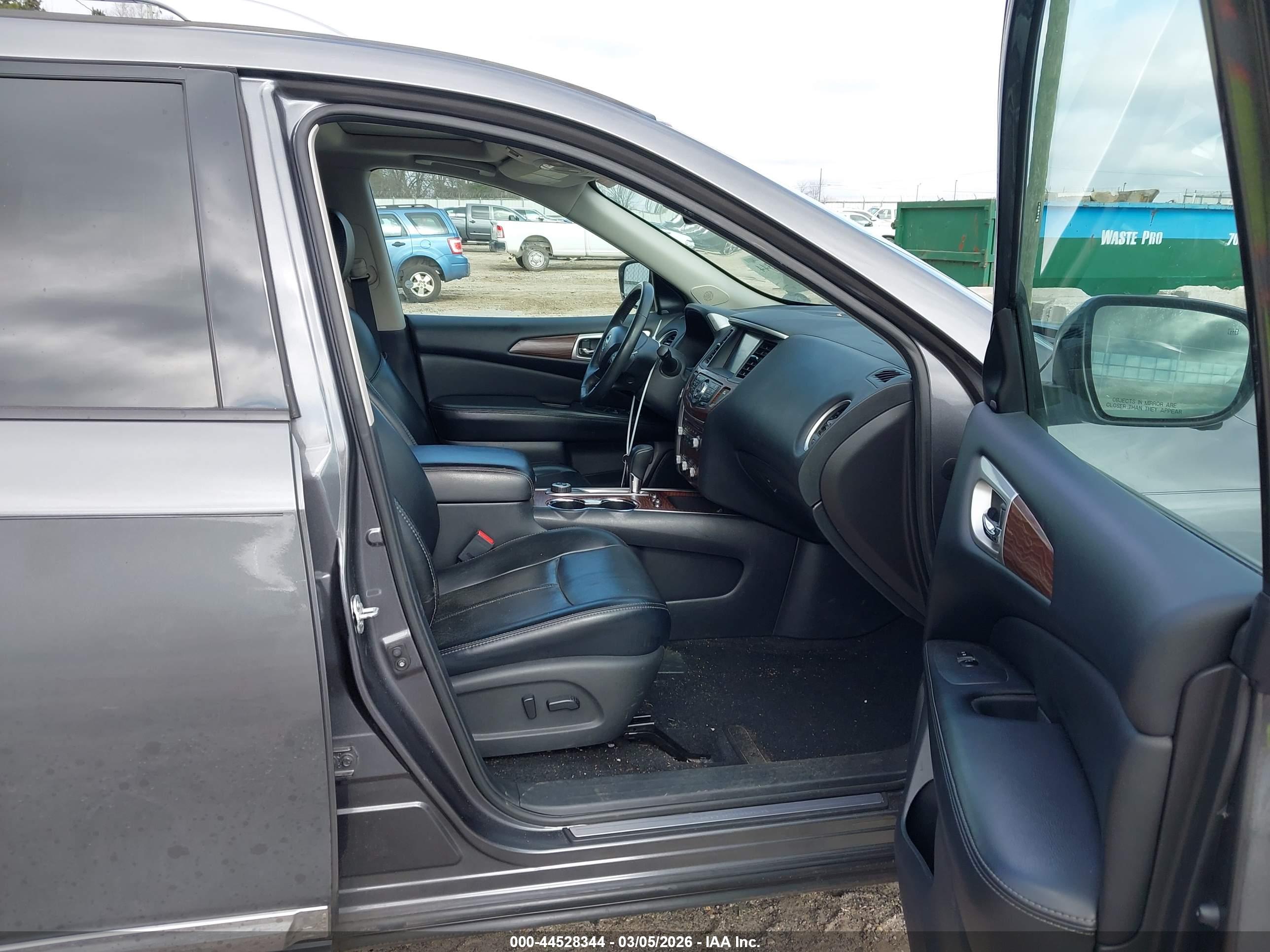 NISSAN PATHFINDER image 5