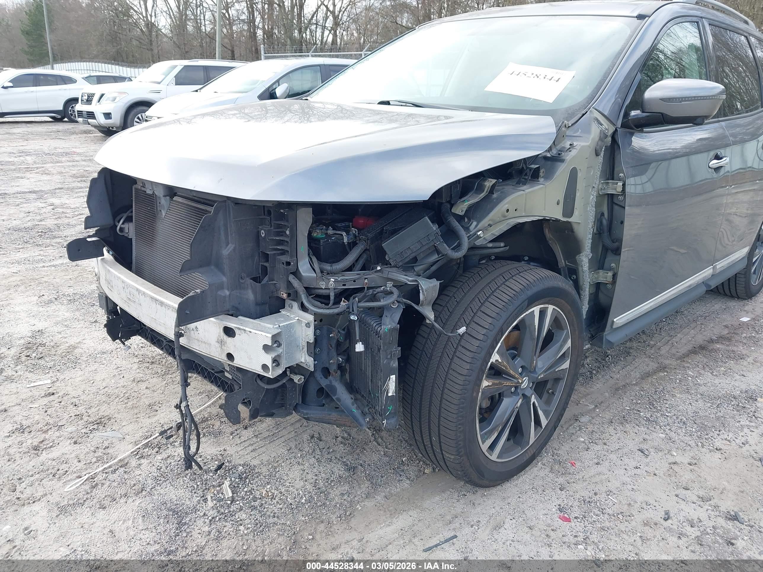 NISSAN PATHFINDER image 6