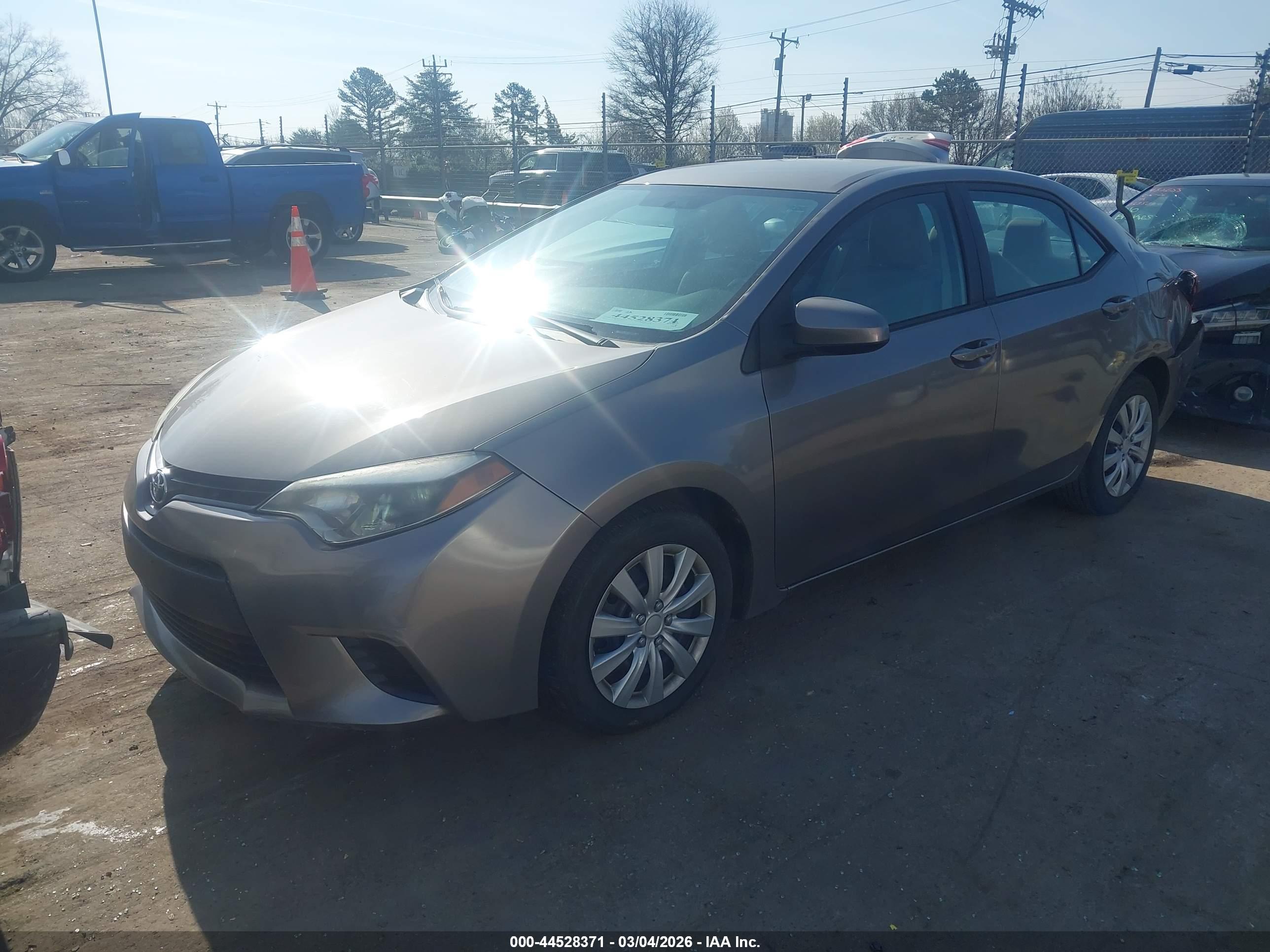 TOYOTA COROLLA image 2