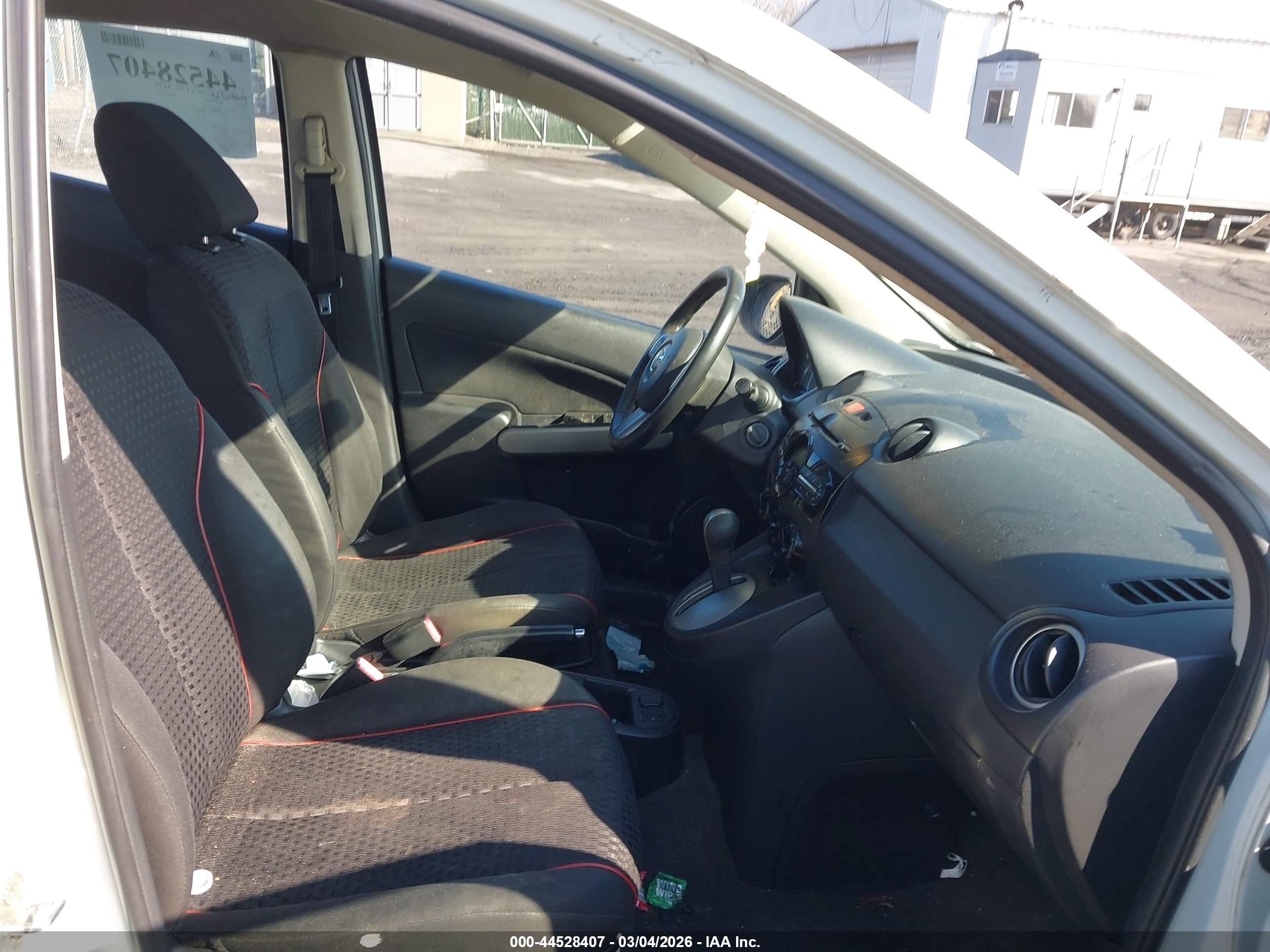 MAZDA MAZDA2 image 5