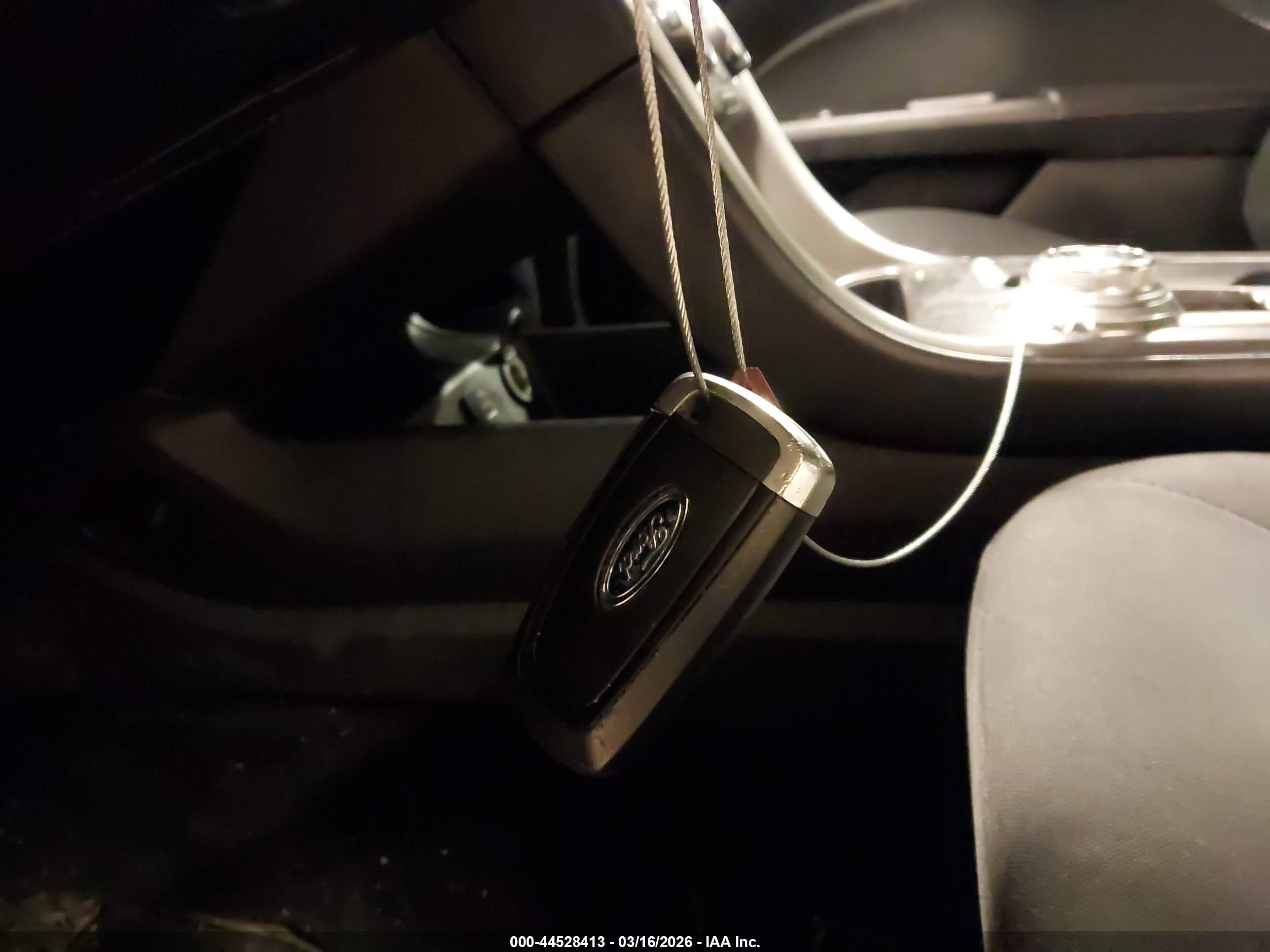 FORD FUSION image 11