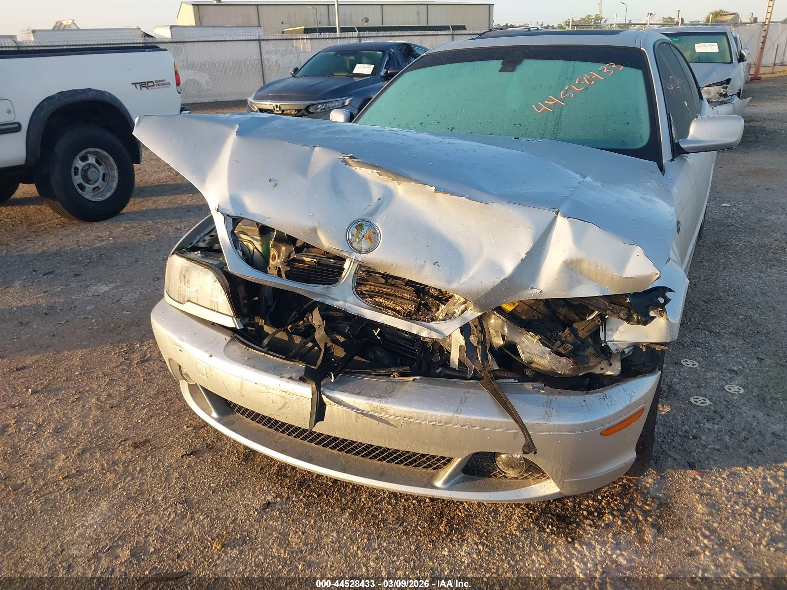 BMW 325CI image 6