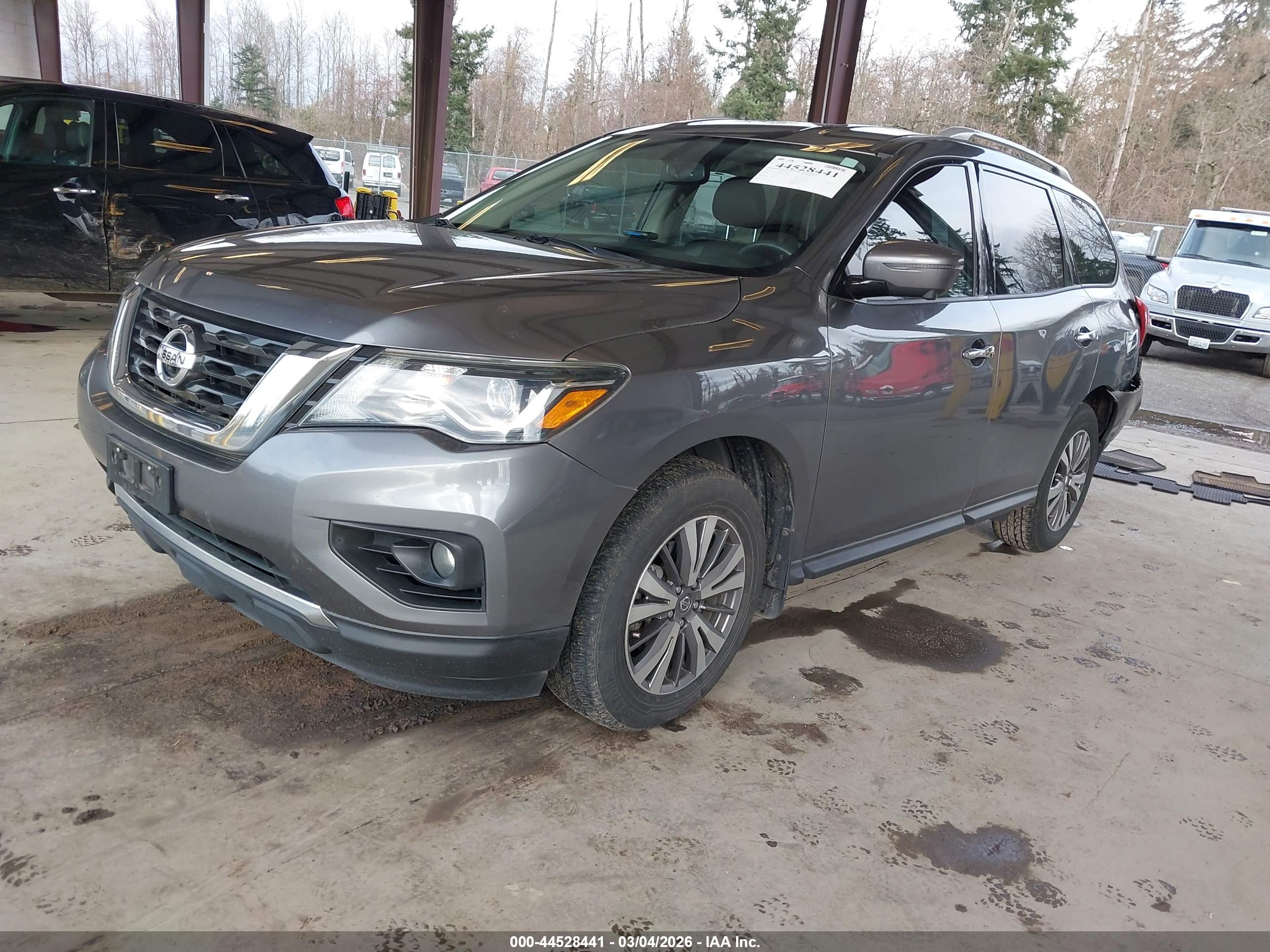 NISSAN PATHFINDER image 2