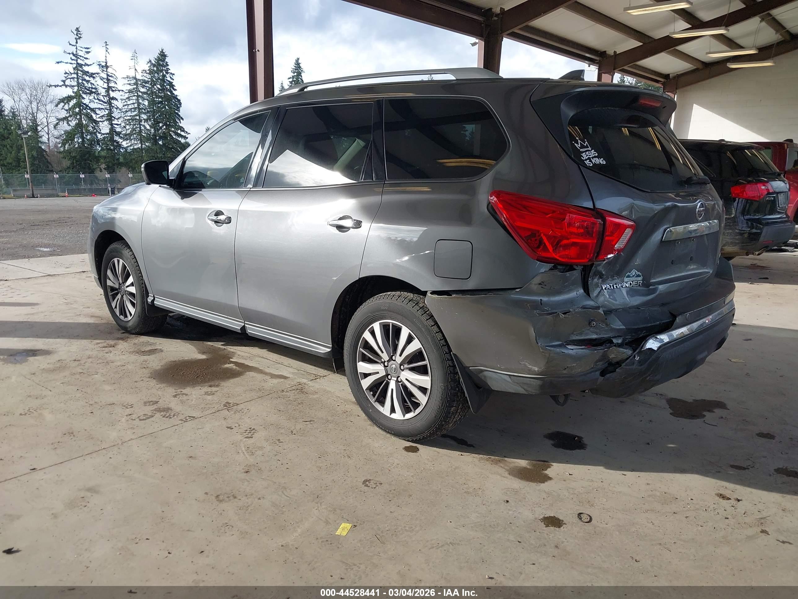NISSAN PATHFINDER image 3