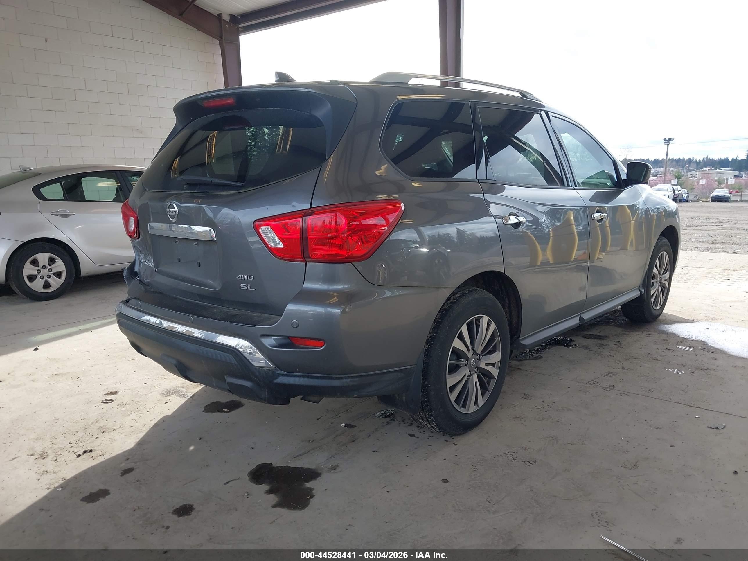 NISSAN PATHFINDER image 4