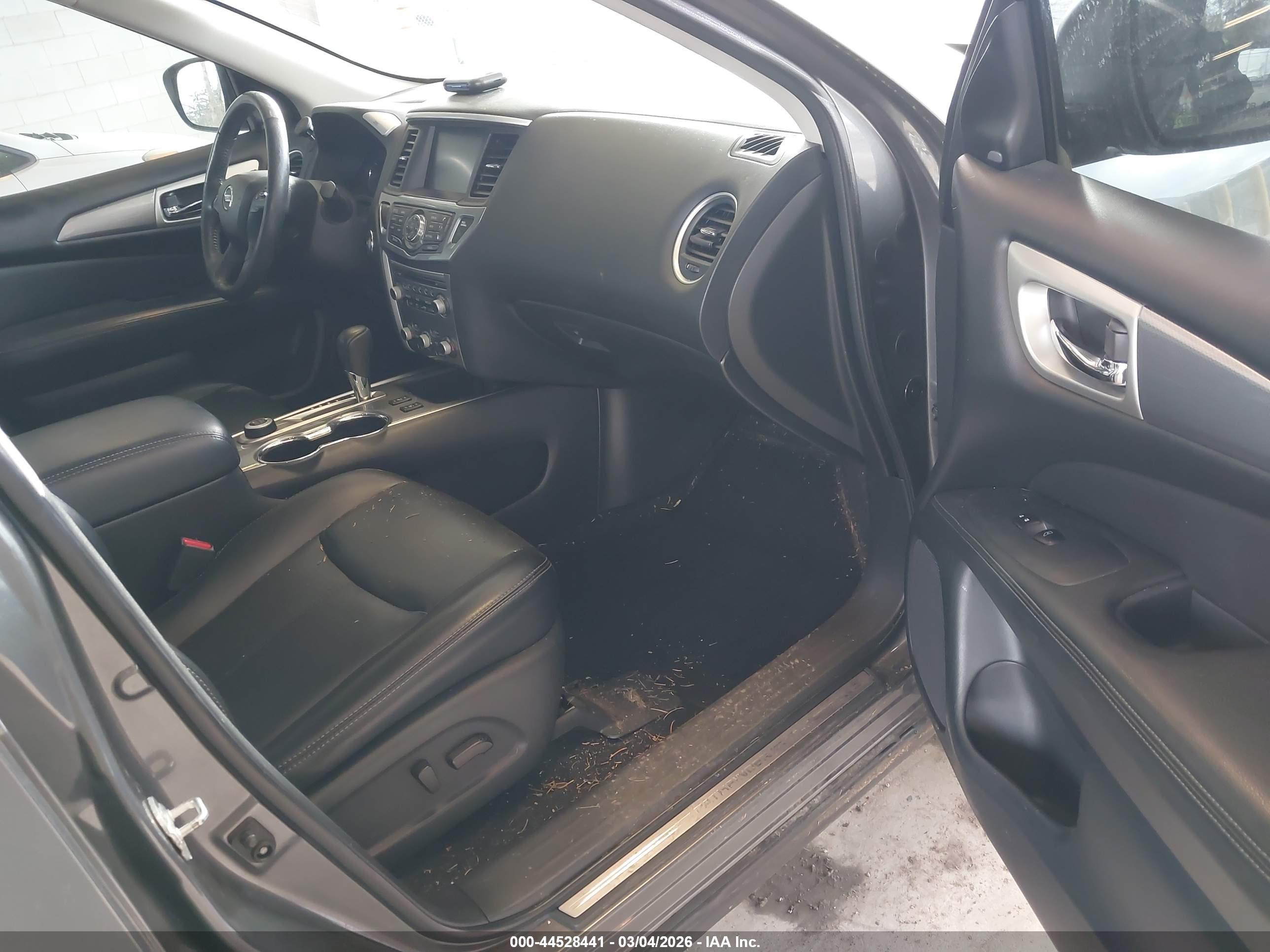 NISSAN PATHFINDER image 5