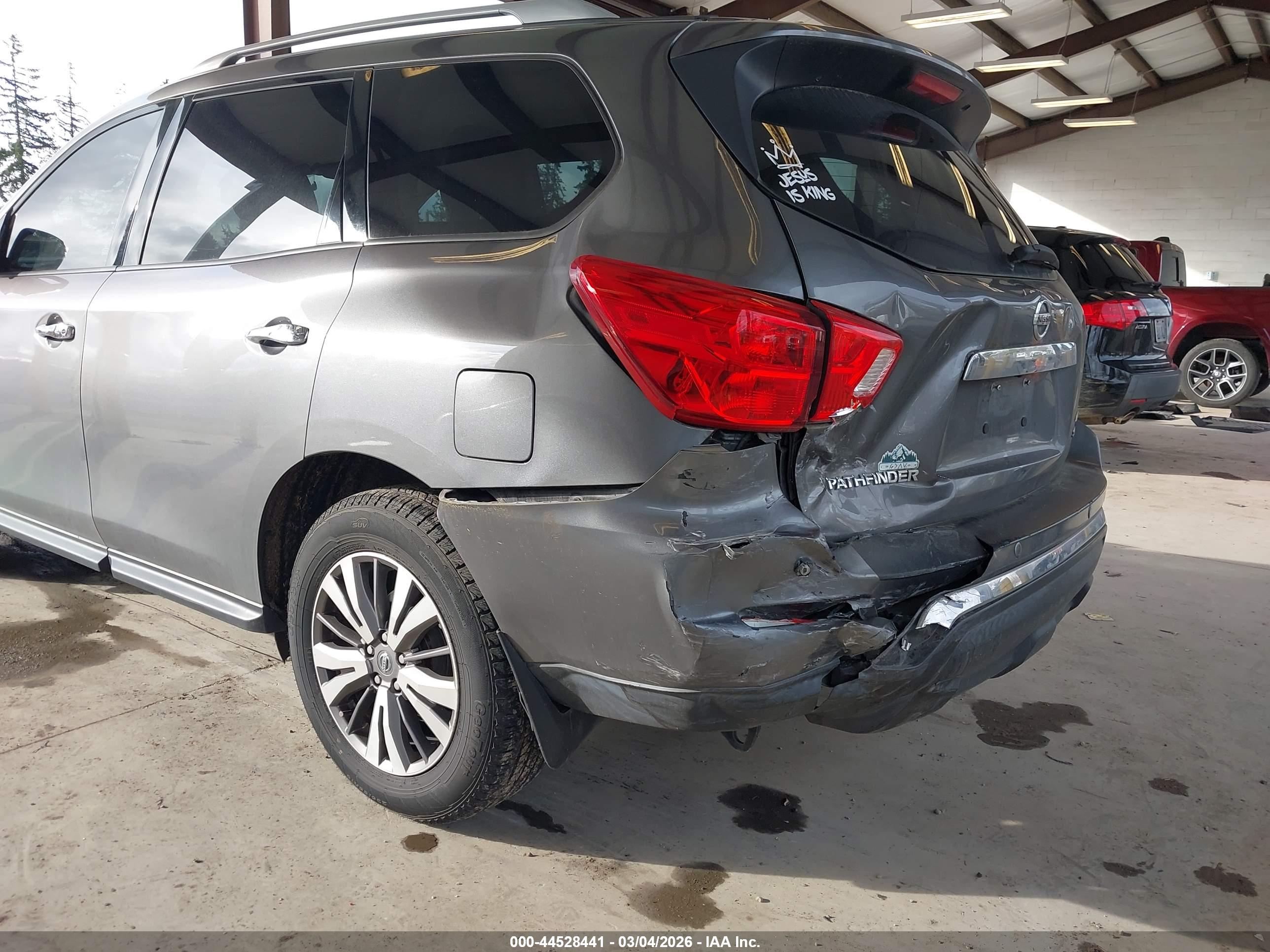 NISSAN PATHFINDER image 6