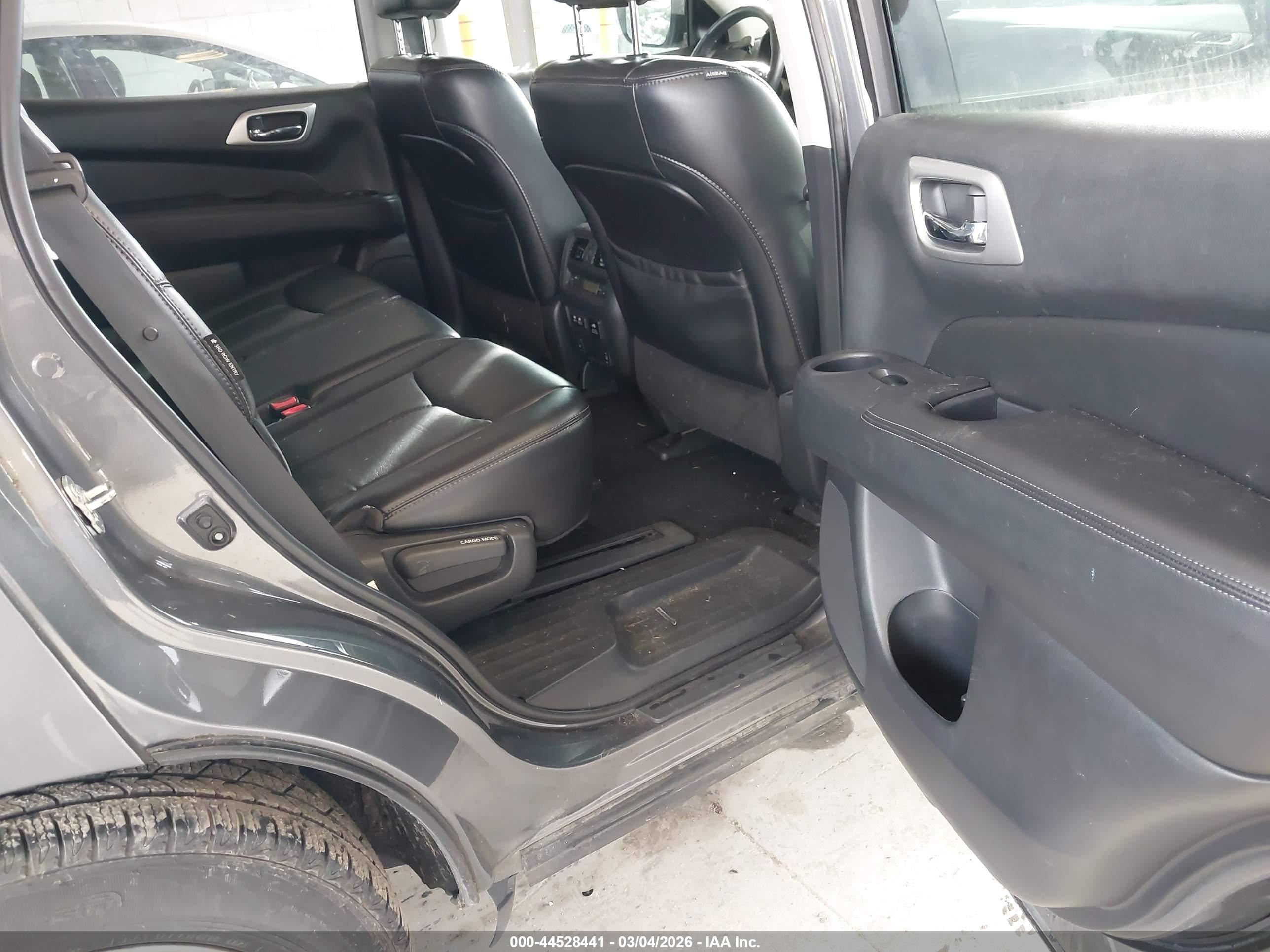 NISSAN PATHFINDER image 8