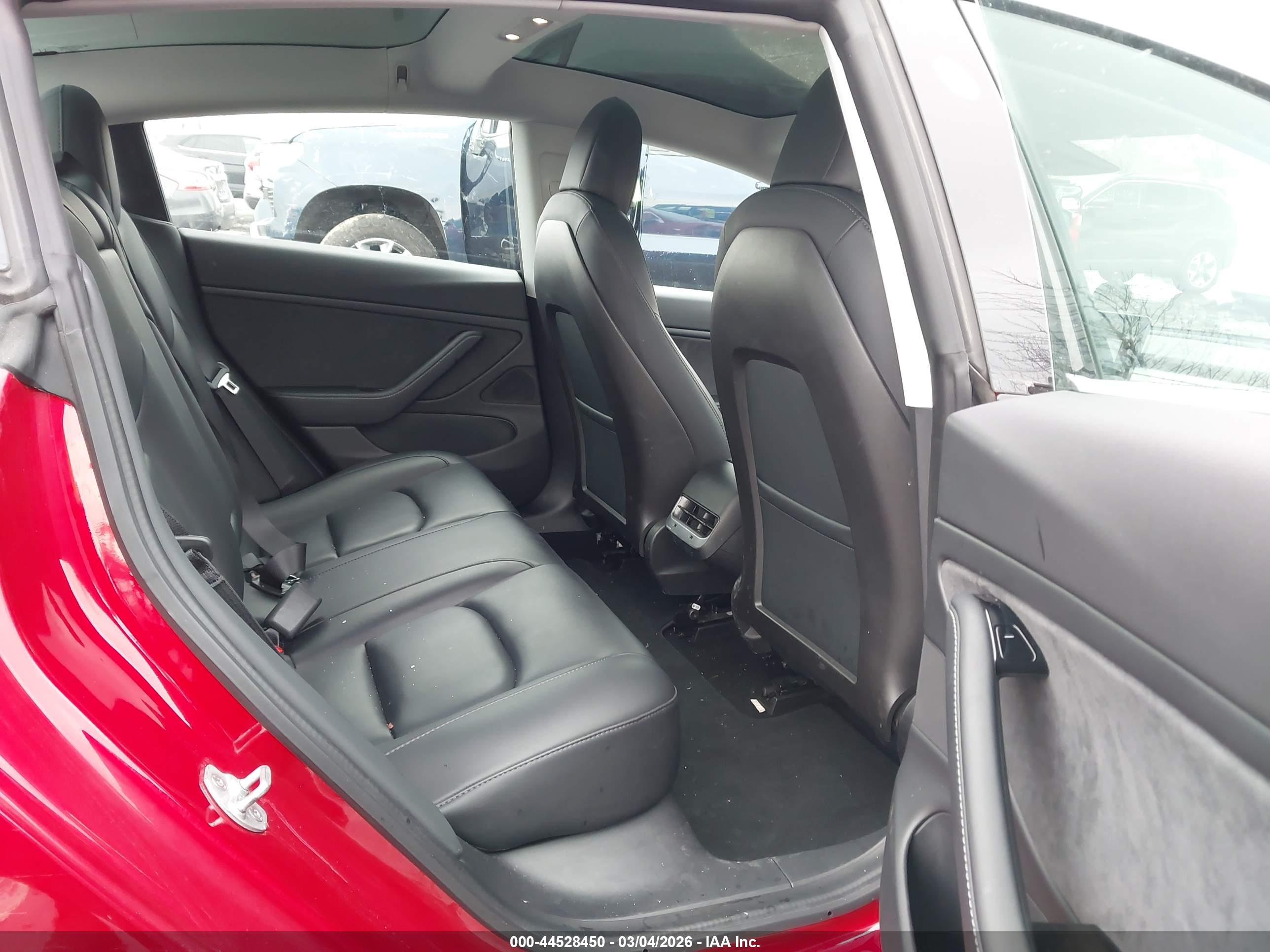 TESLA MODEL image 8