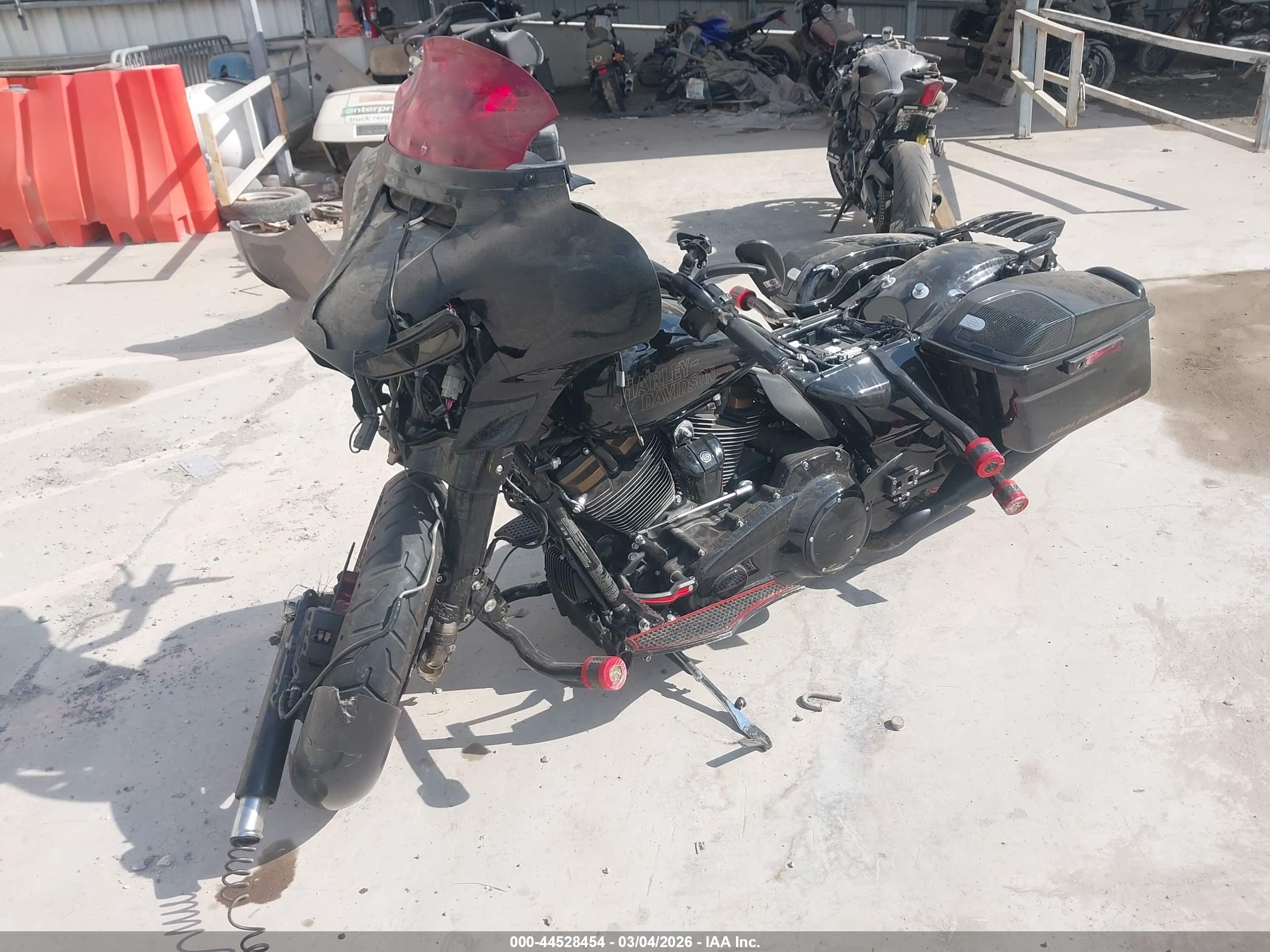 HARLEY-DAVIDSON FLHXST image 2