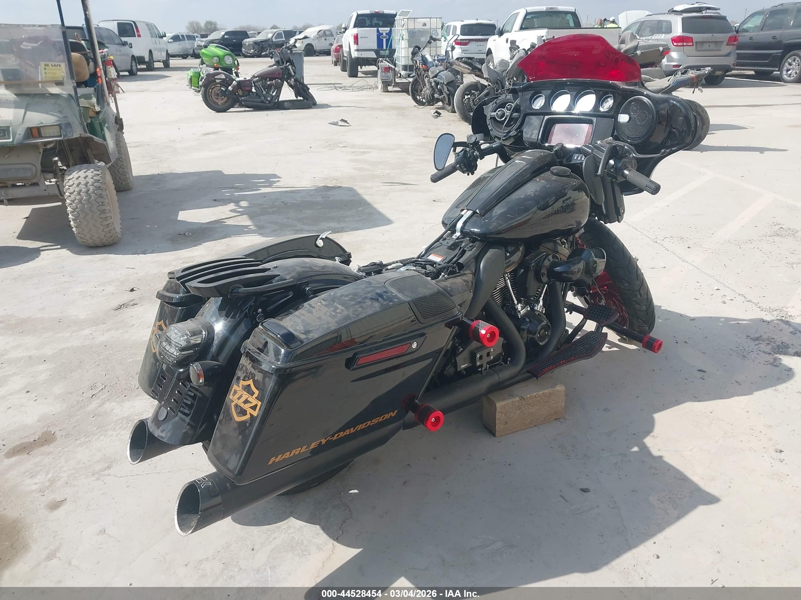 HARLEY-DAVIDSON FLHXST image 4