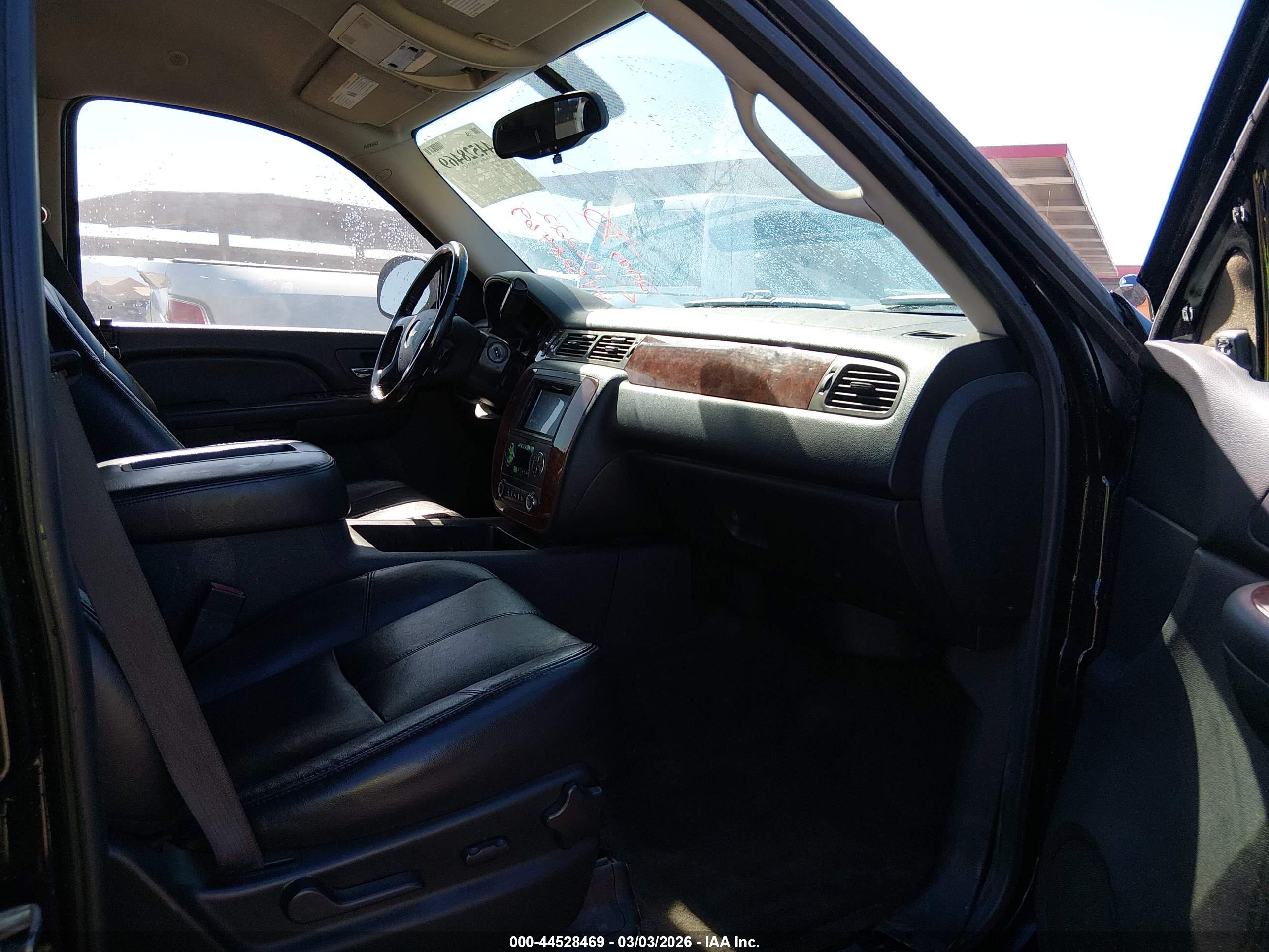 CHEVROLET TAHOE image 5
