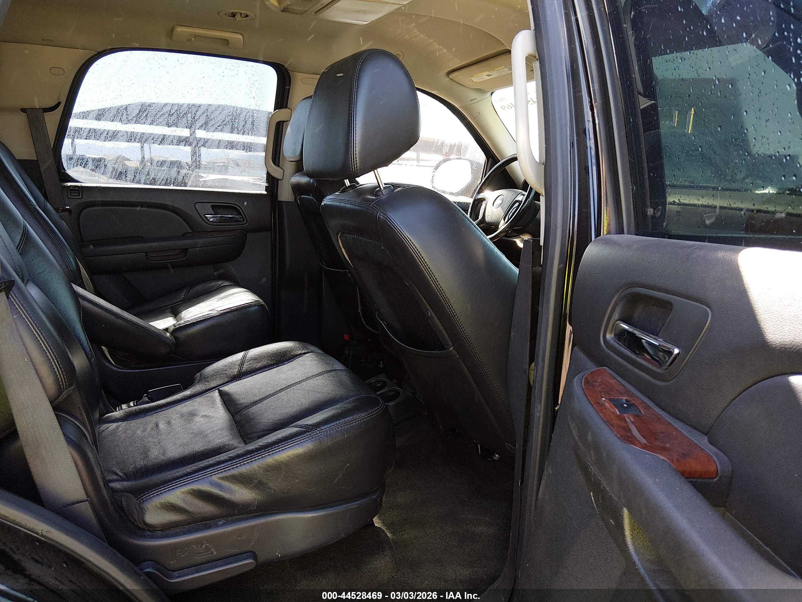 CHEVROLET TAHOE image 8