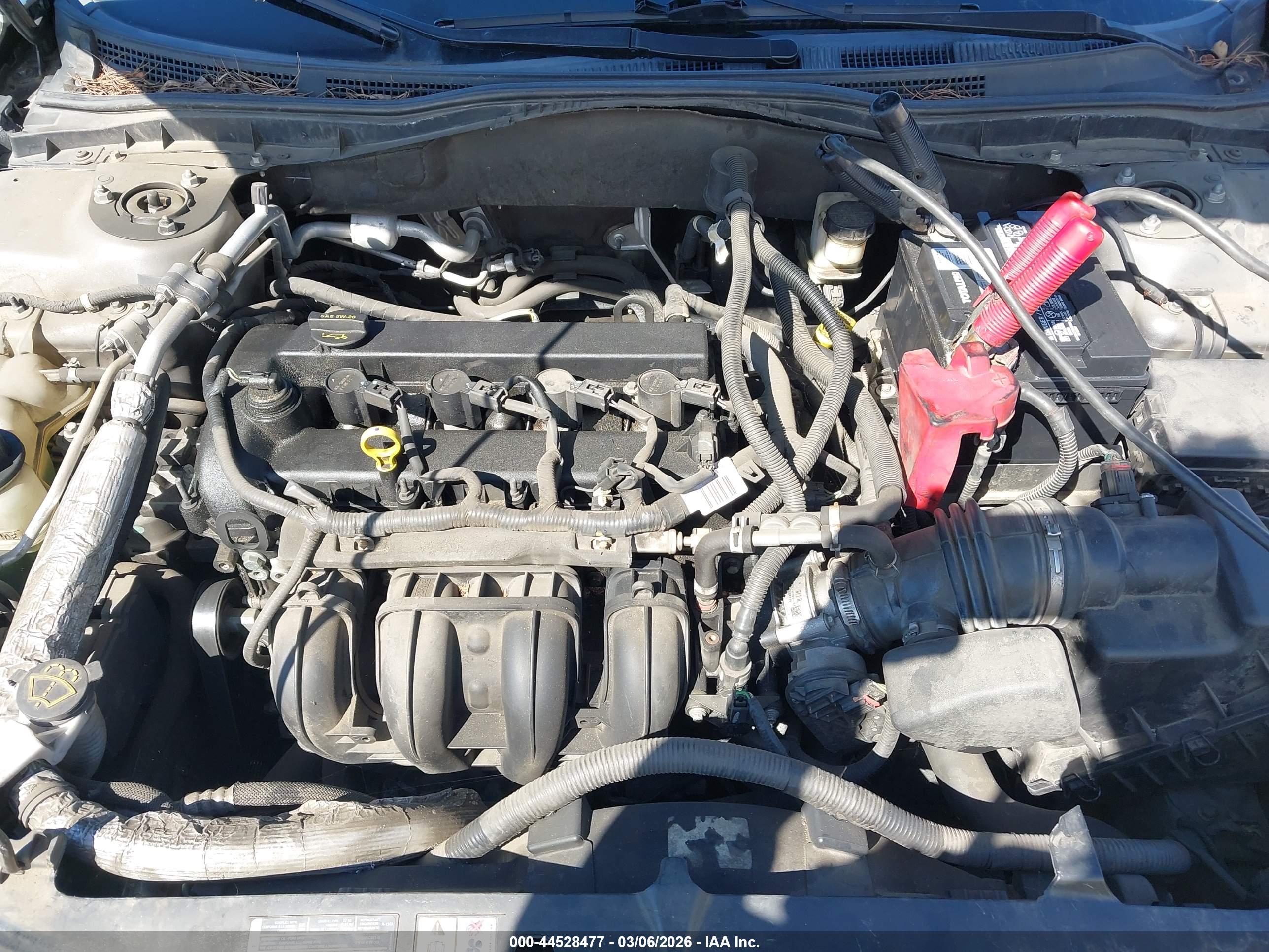FORD FUSION image 10