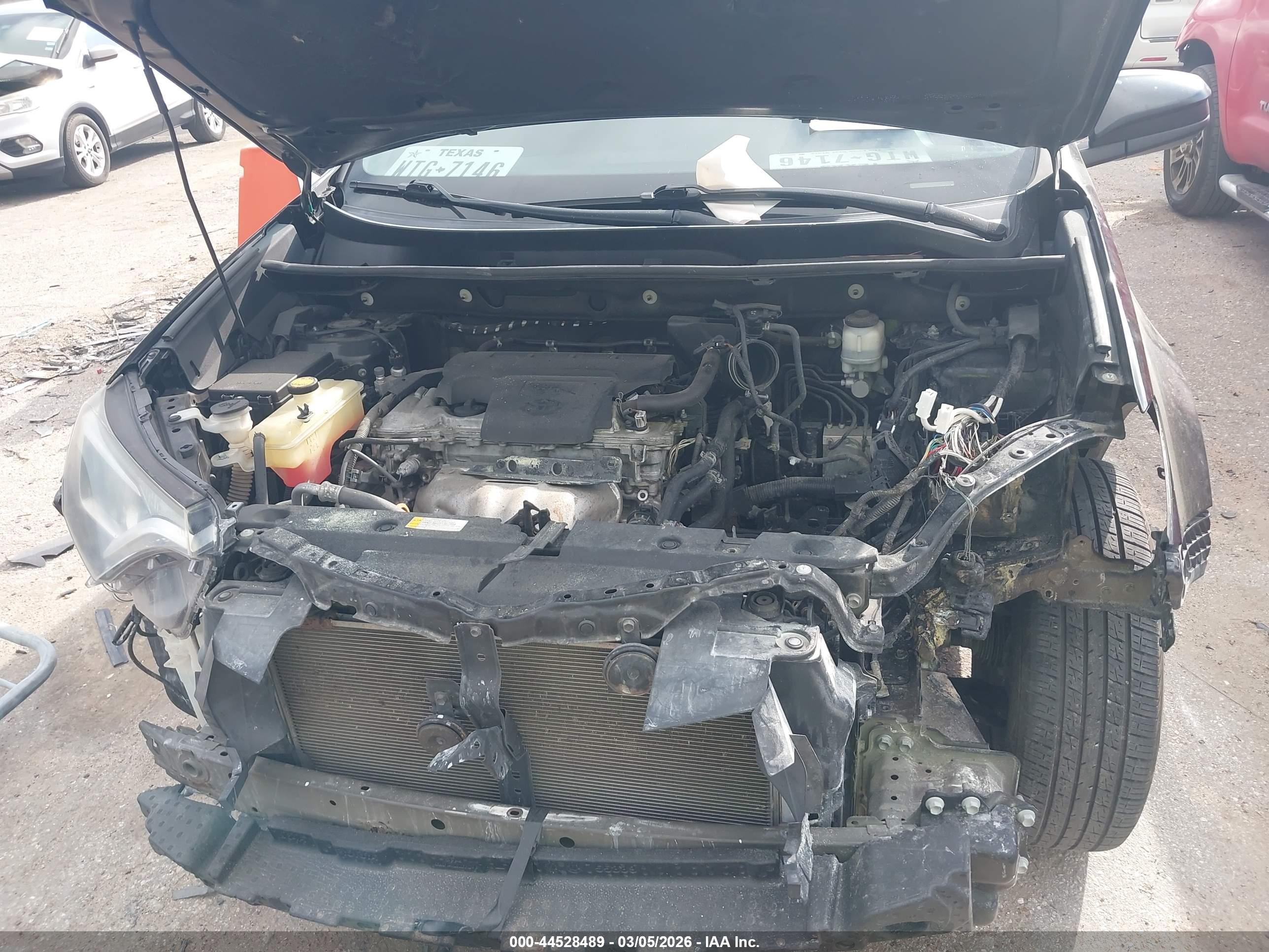 TOYOTA RAV4 image 10