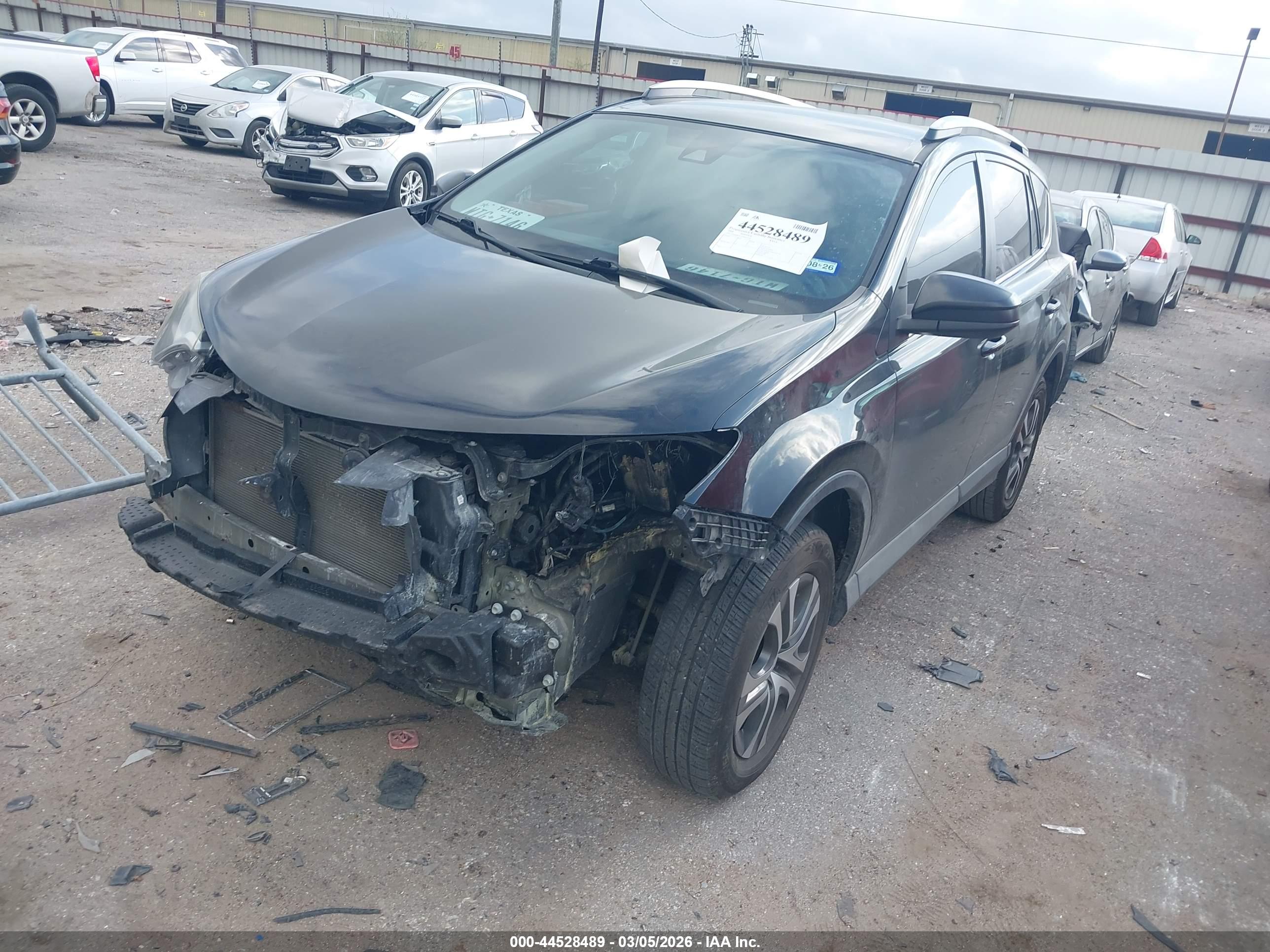 TOYOTA RAV4 image 2