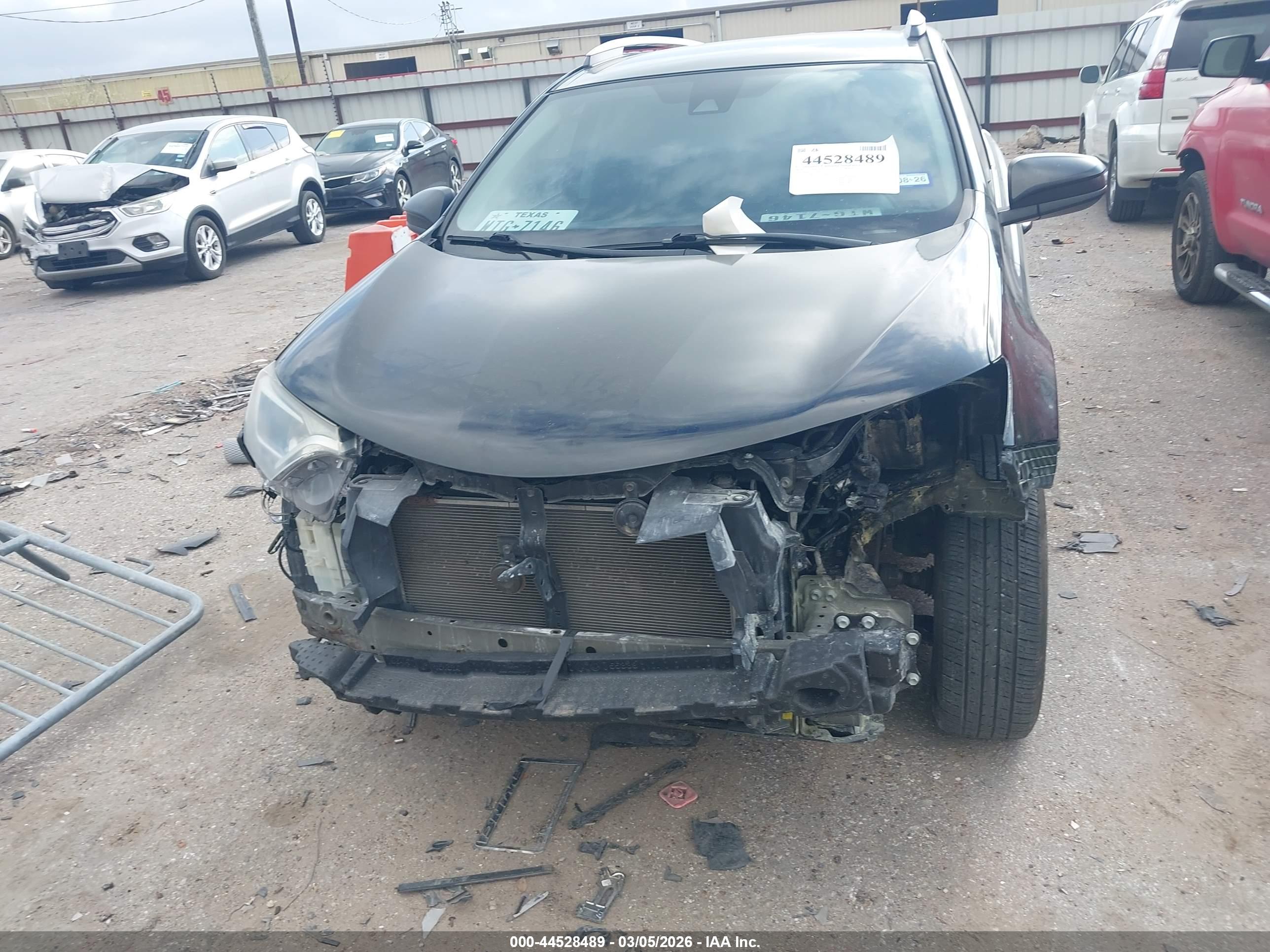 TOYOTA RAV4 image 6