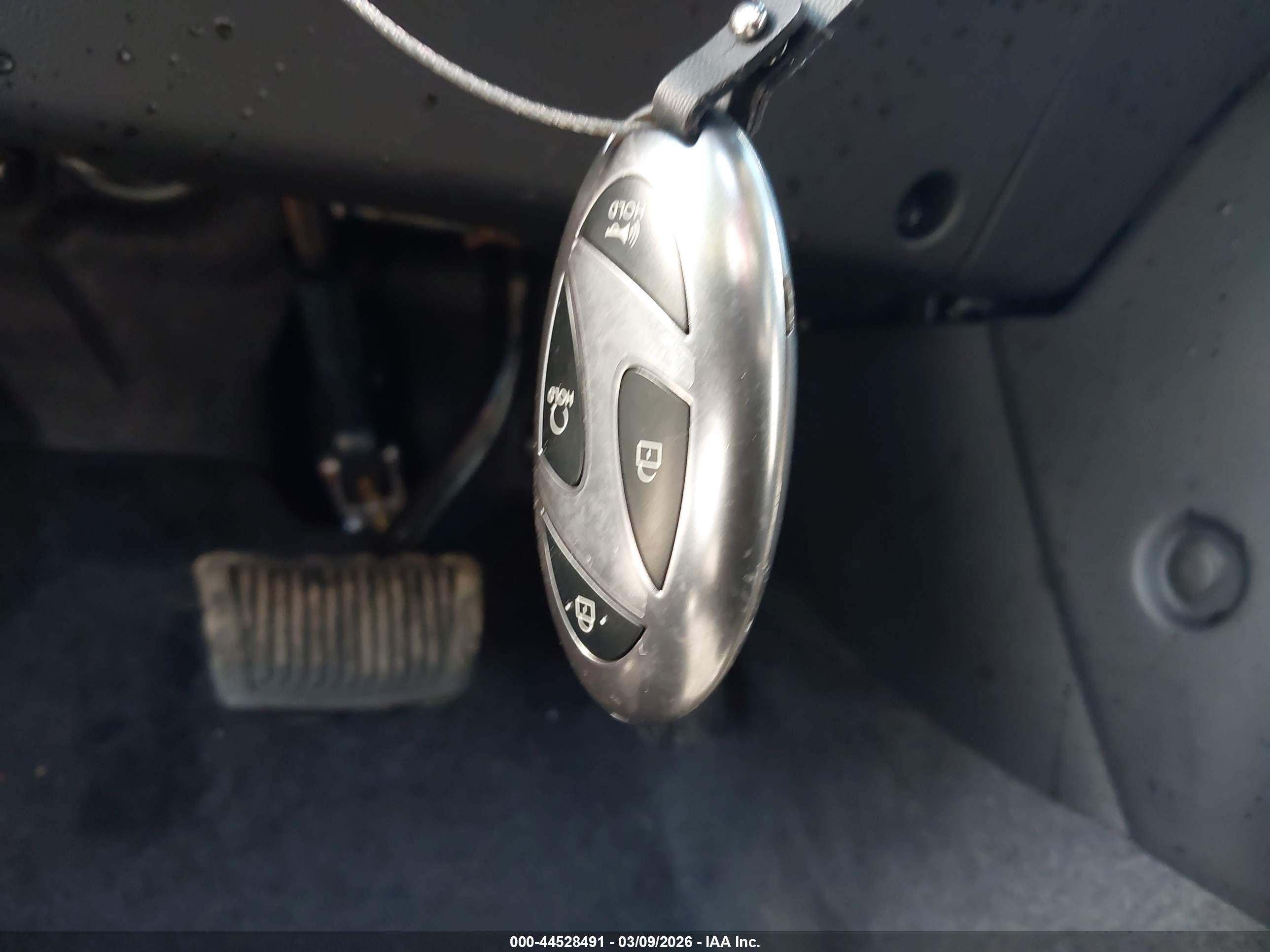 HYUNDAI KONA image 11