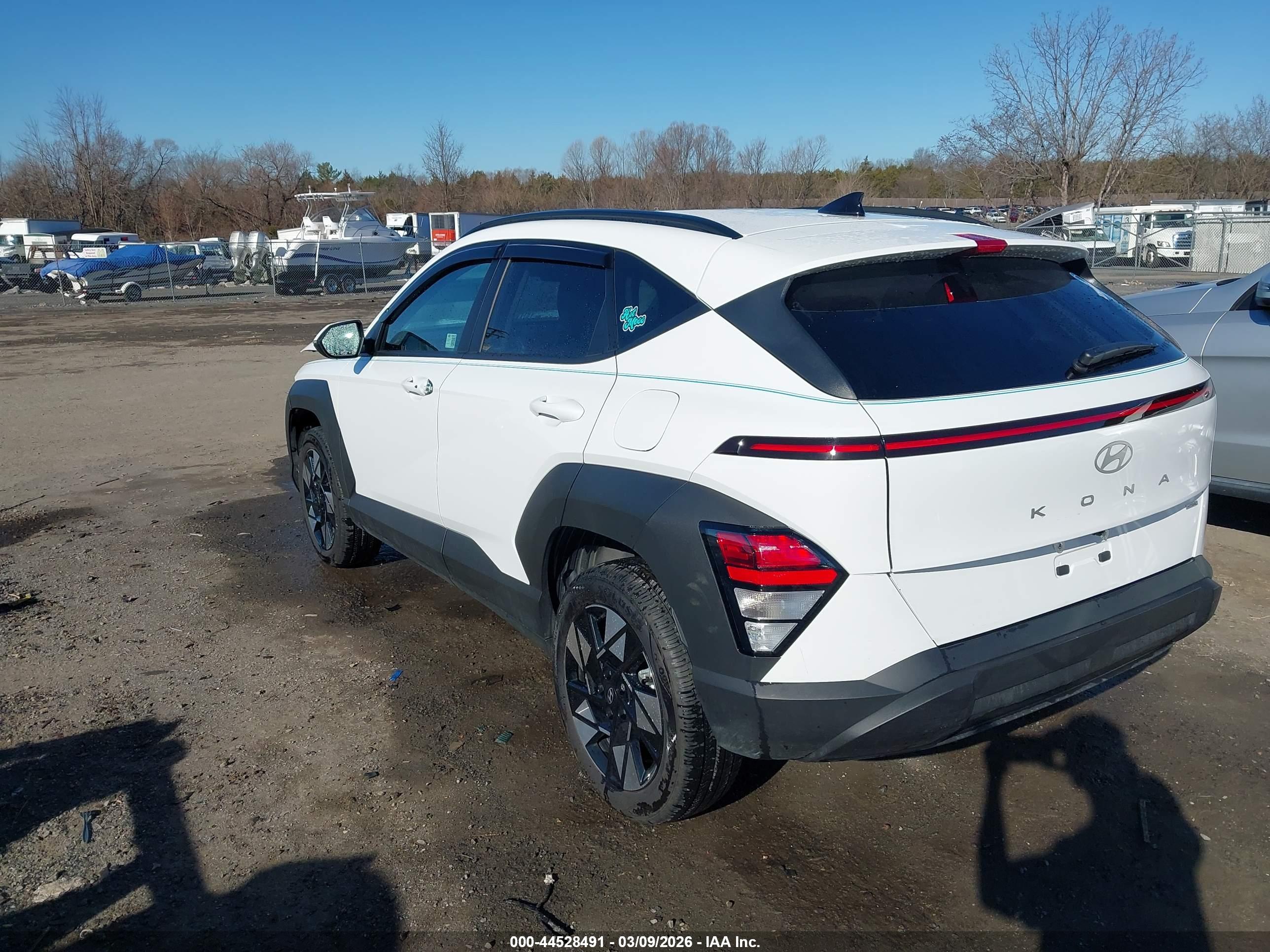 HYUNDAI KONA image 3