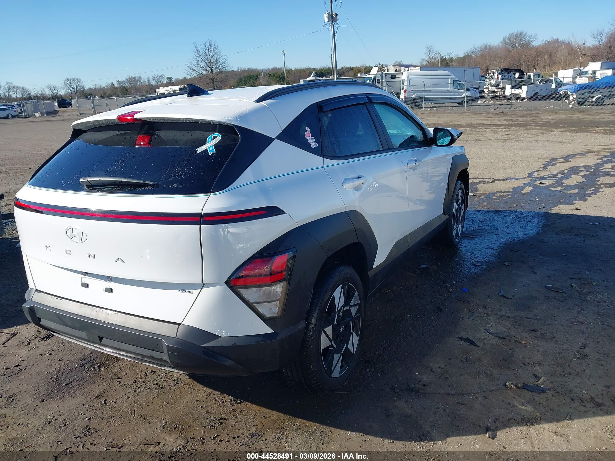 HYUNDAI KONA image 4