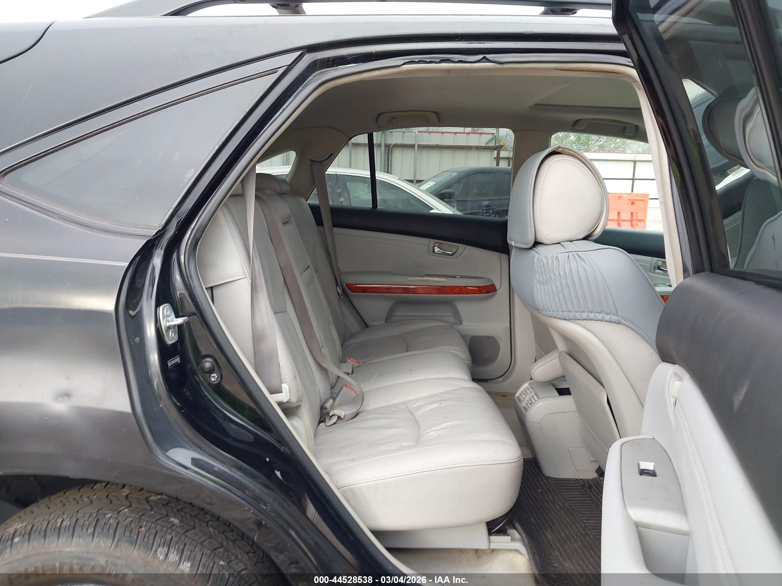 LEXUS RX image 8