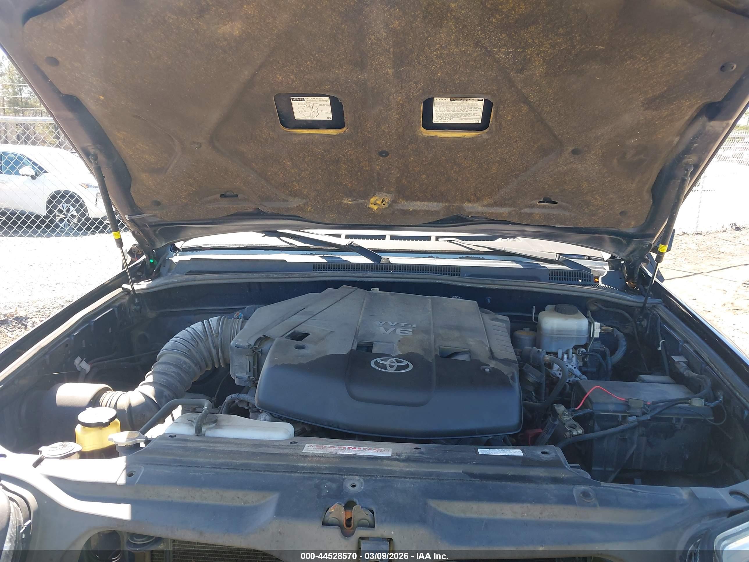 TOYOTA 4RUNNER image 10