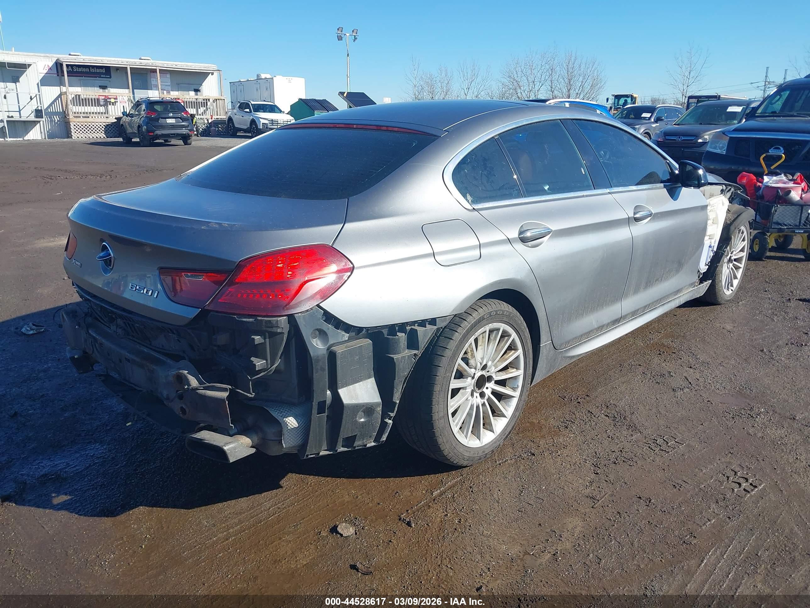 BMW 650I image 4