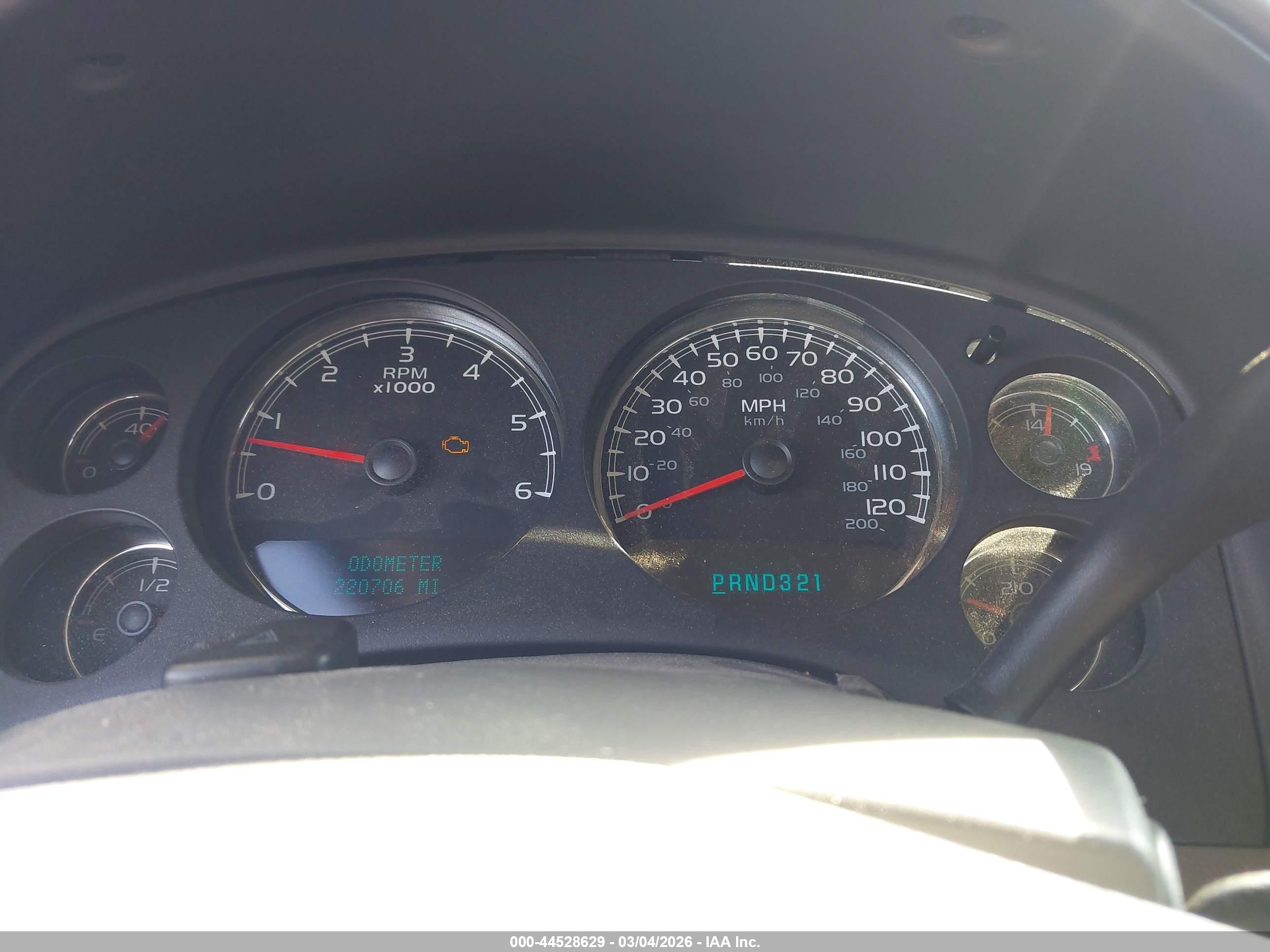 CHEVROLET SILVERADO image 7