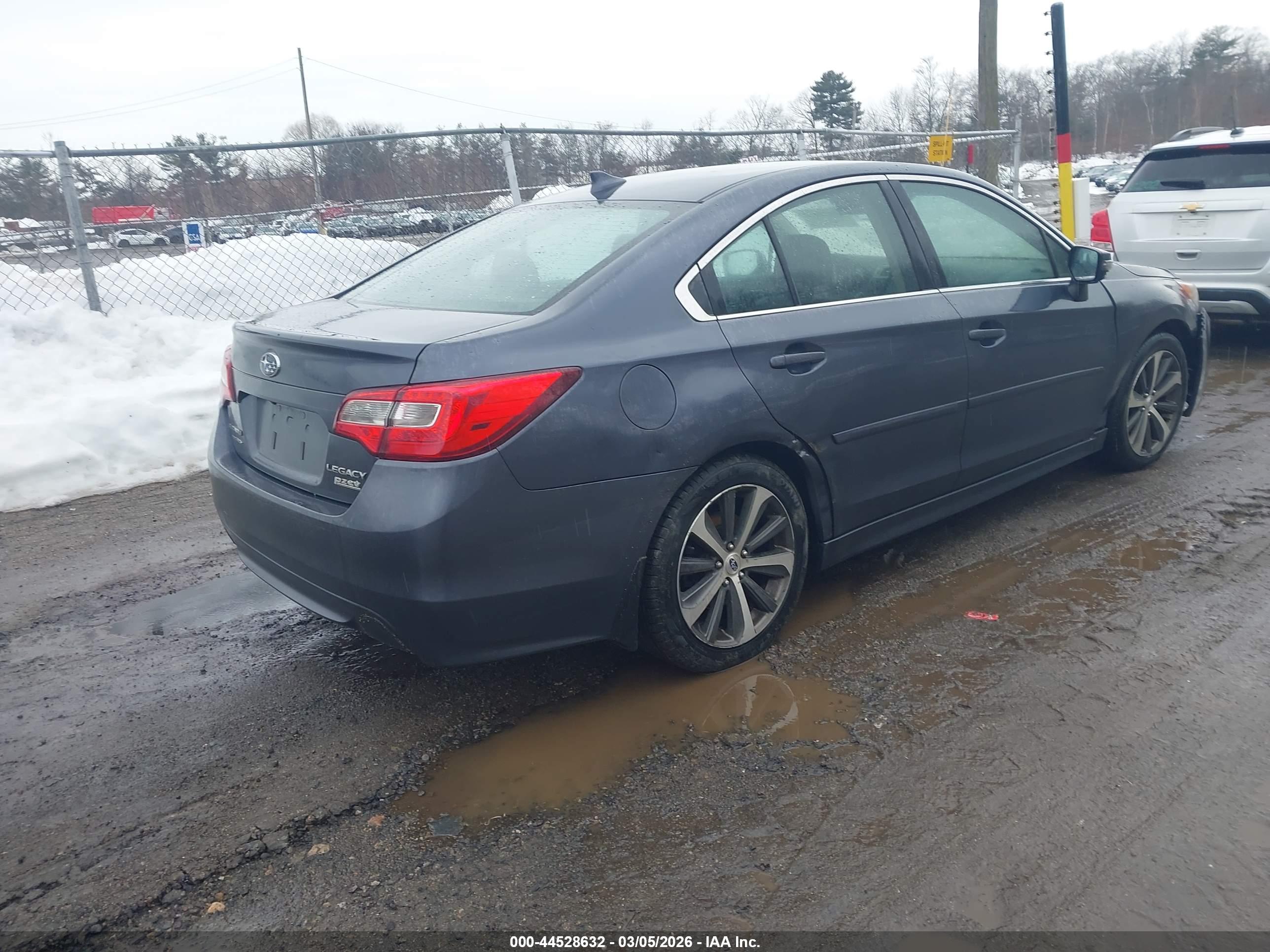 SUBARU LEGACY image 4