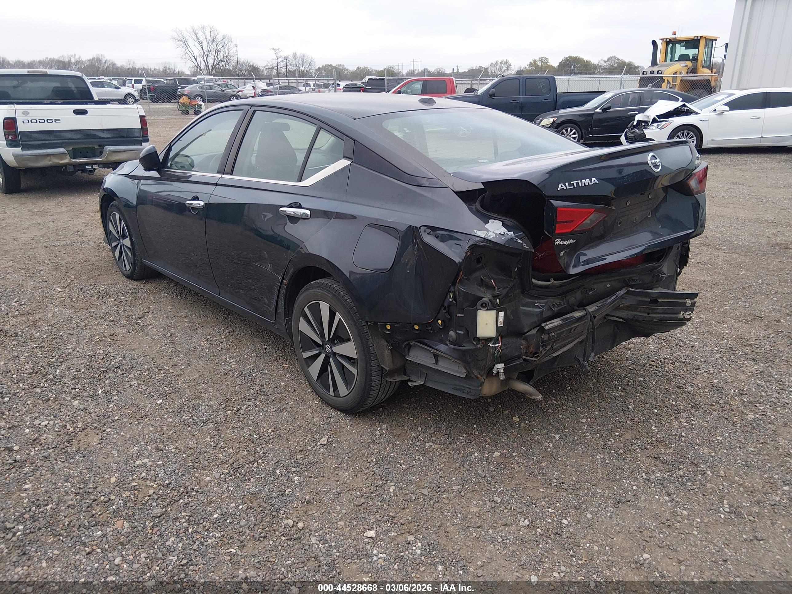 NISSAN ALTIMA image 3