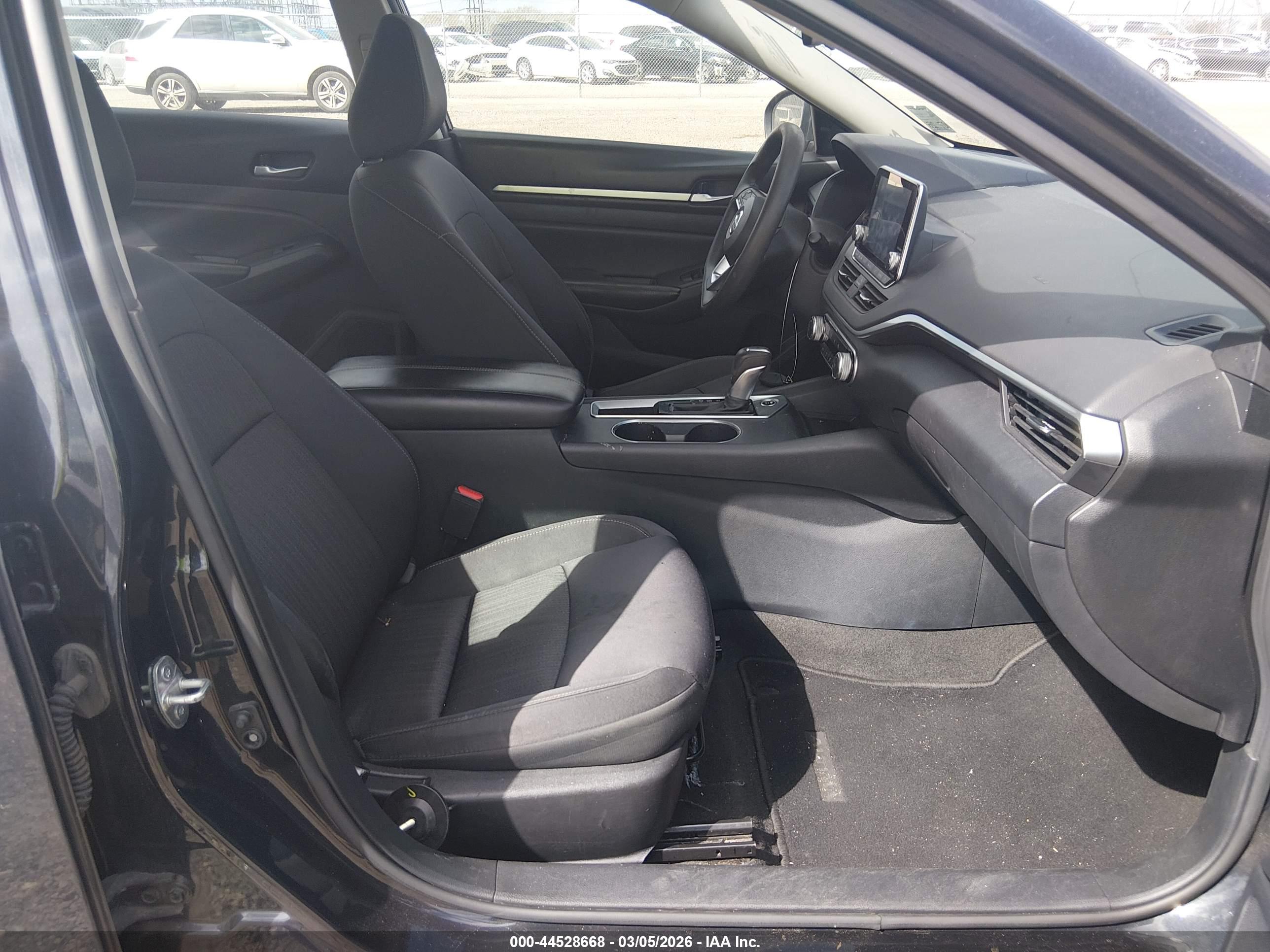 NISSAN ALTIMA image 5