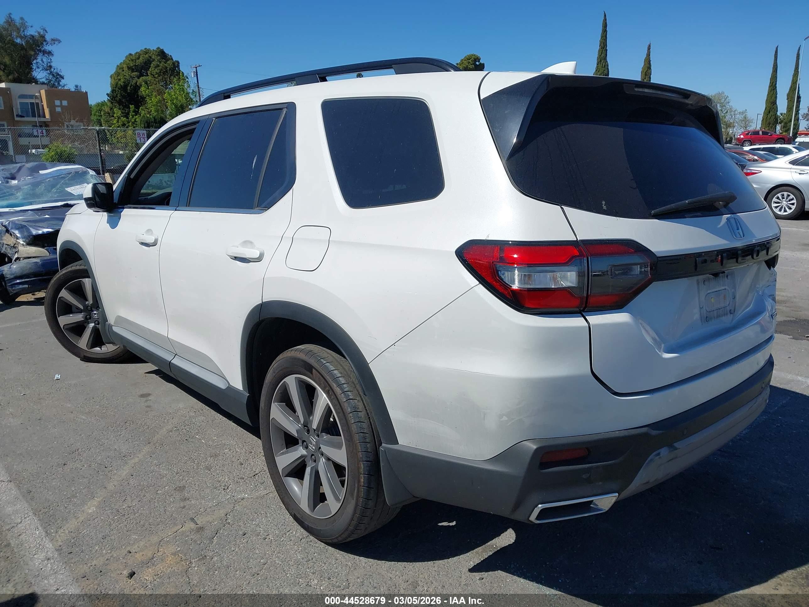 HONDA PILOT image 3