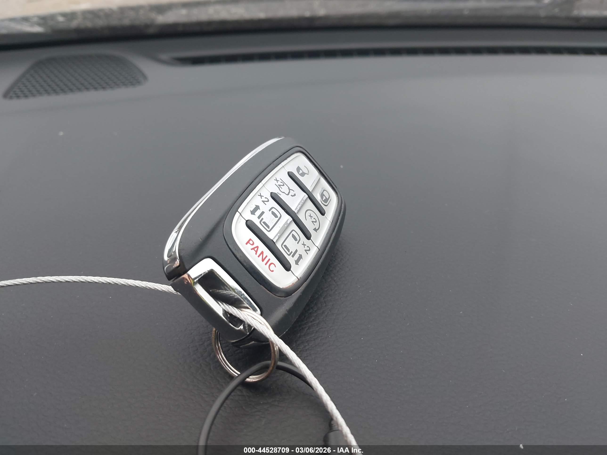 CHRYSLER VOYAGER image 11