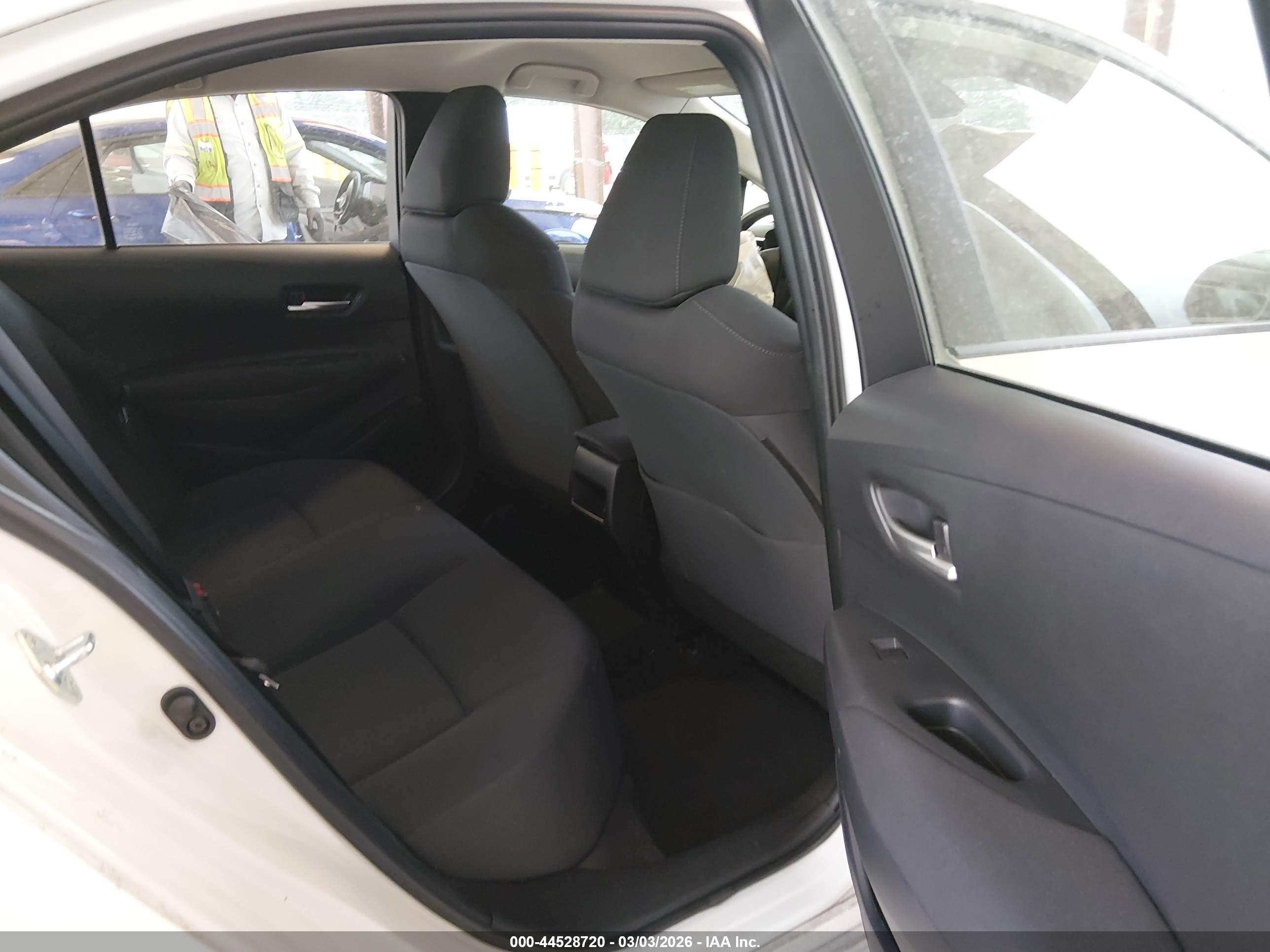 TOYOTA COROLLA image 8