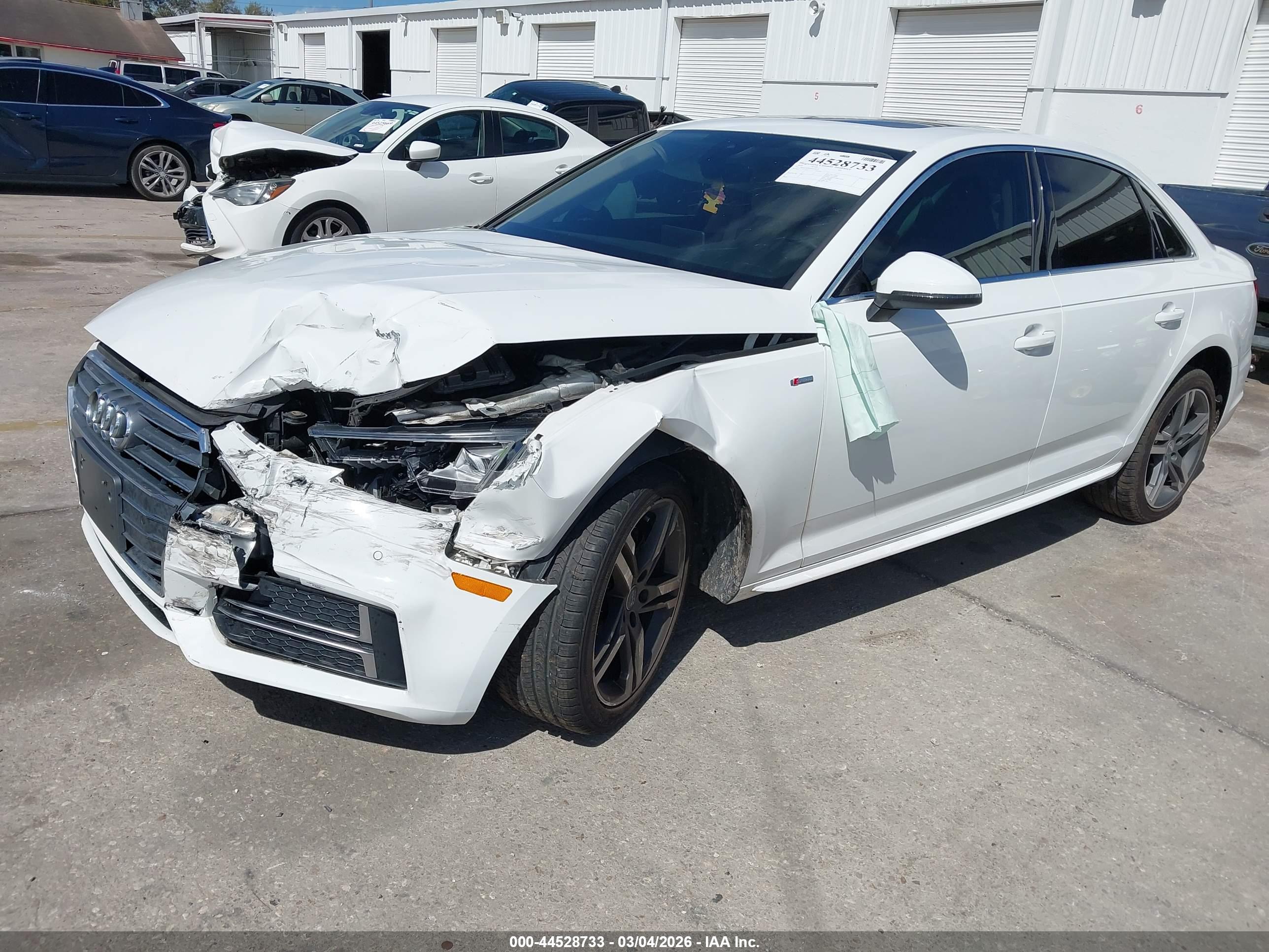 AUDI A4 image 2