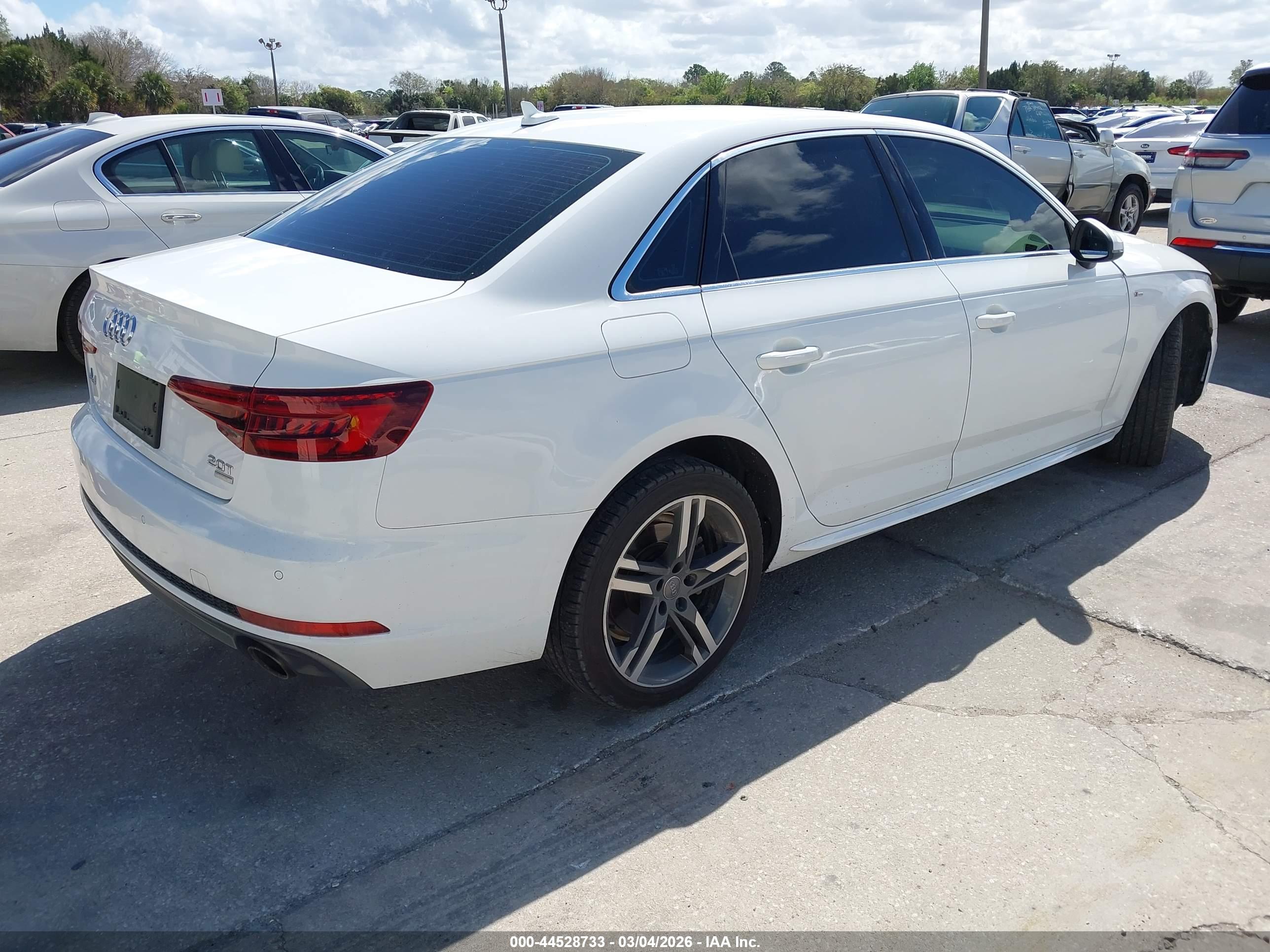 AUDI A4 image 4