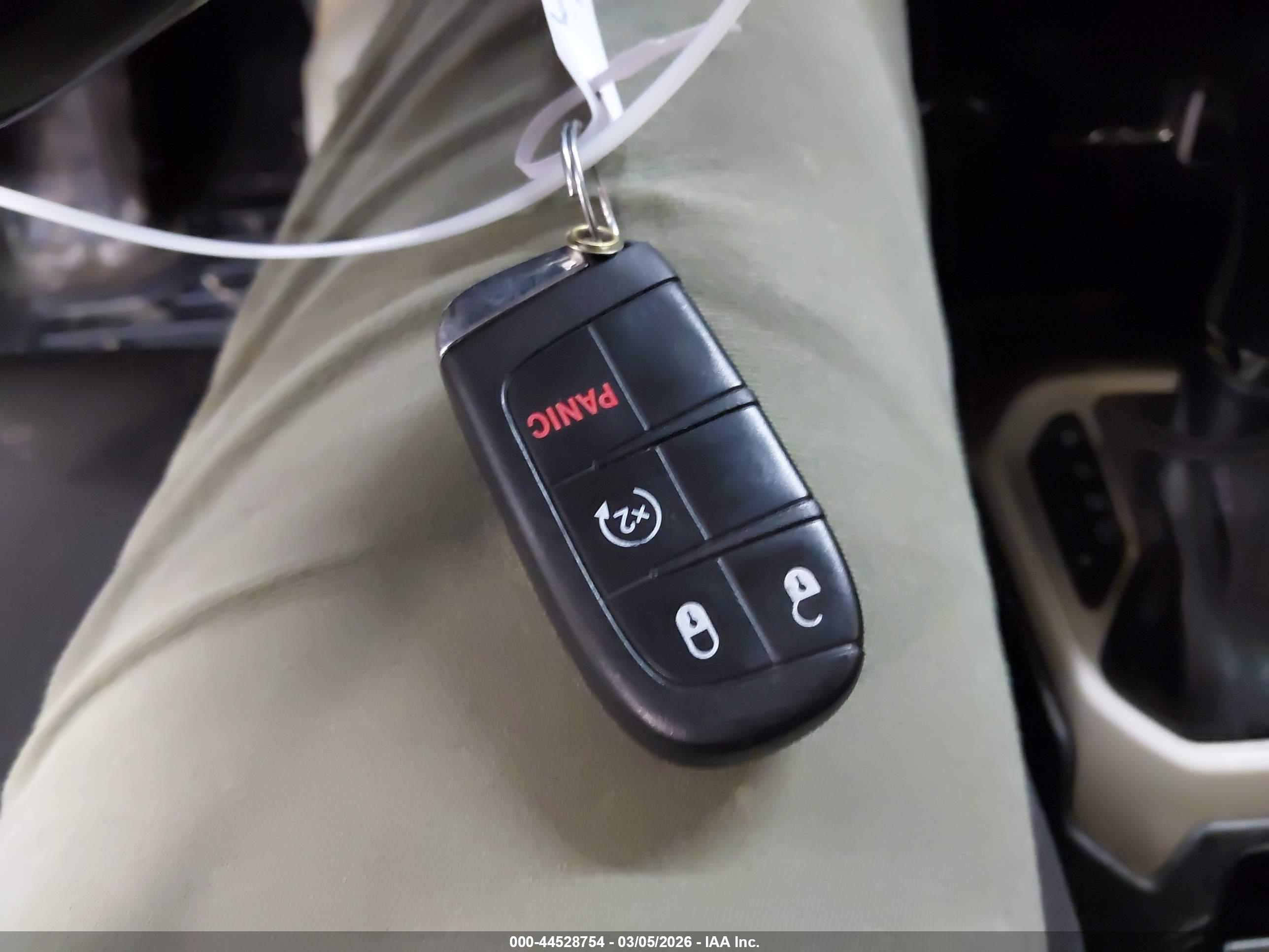JEEP RENEGADE image 11
