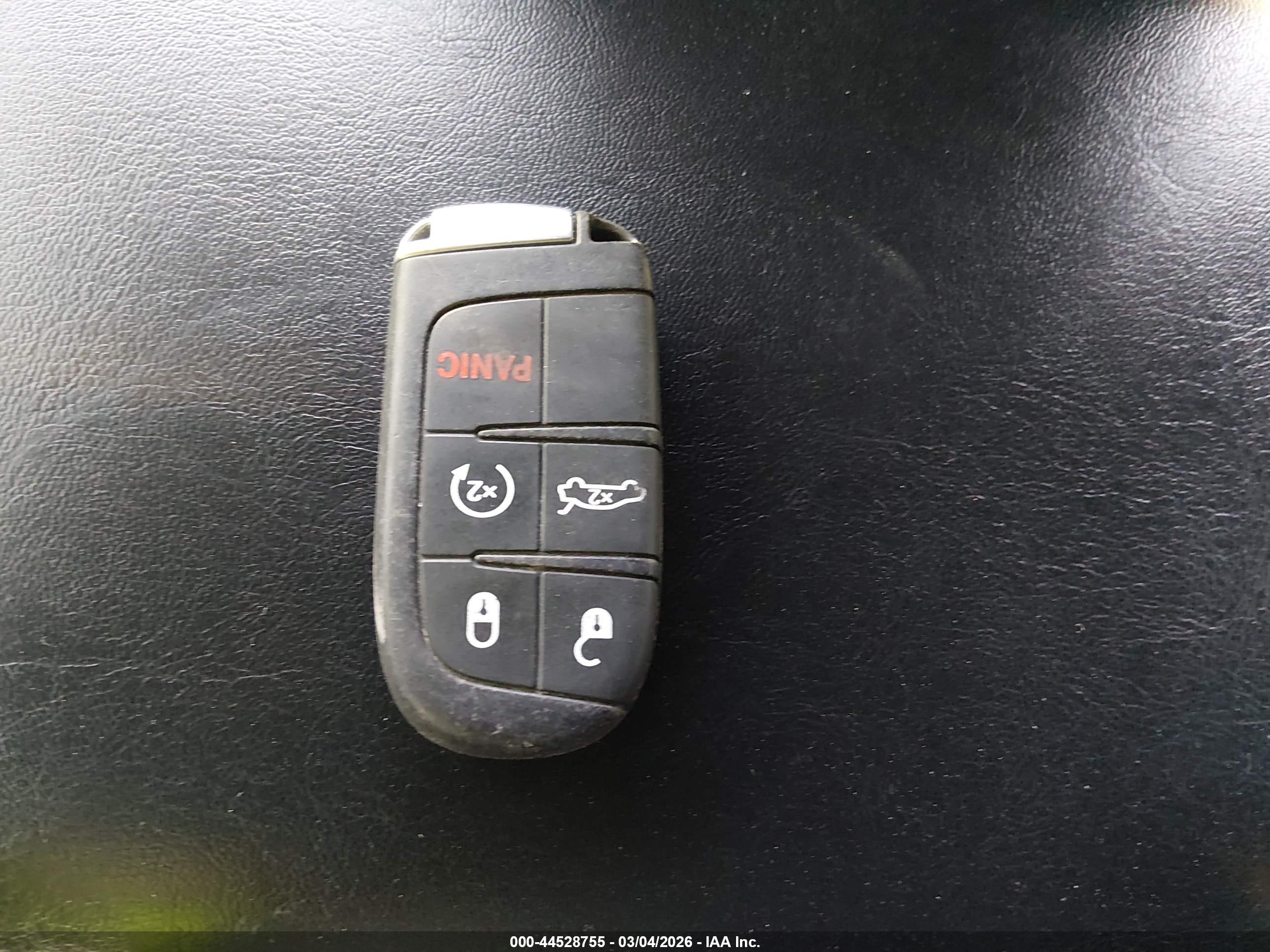 CHRYSLER 300 image 11