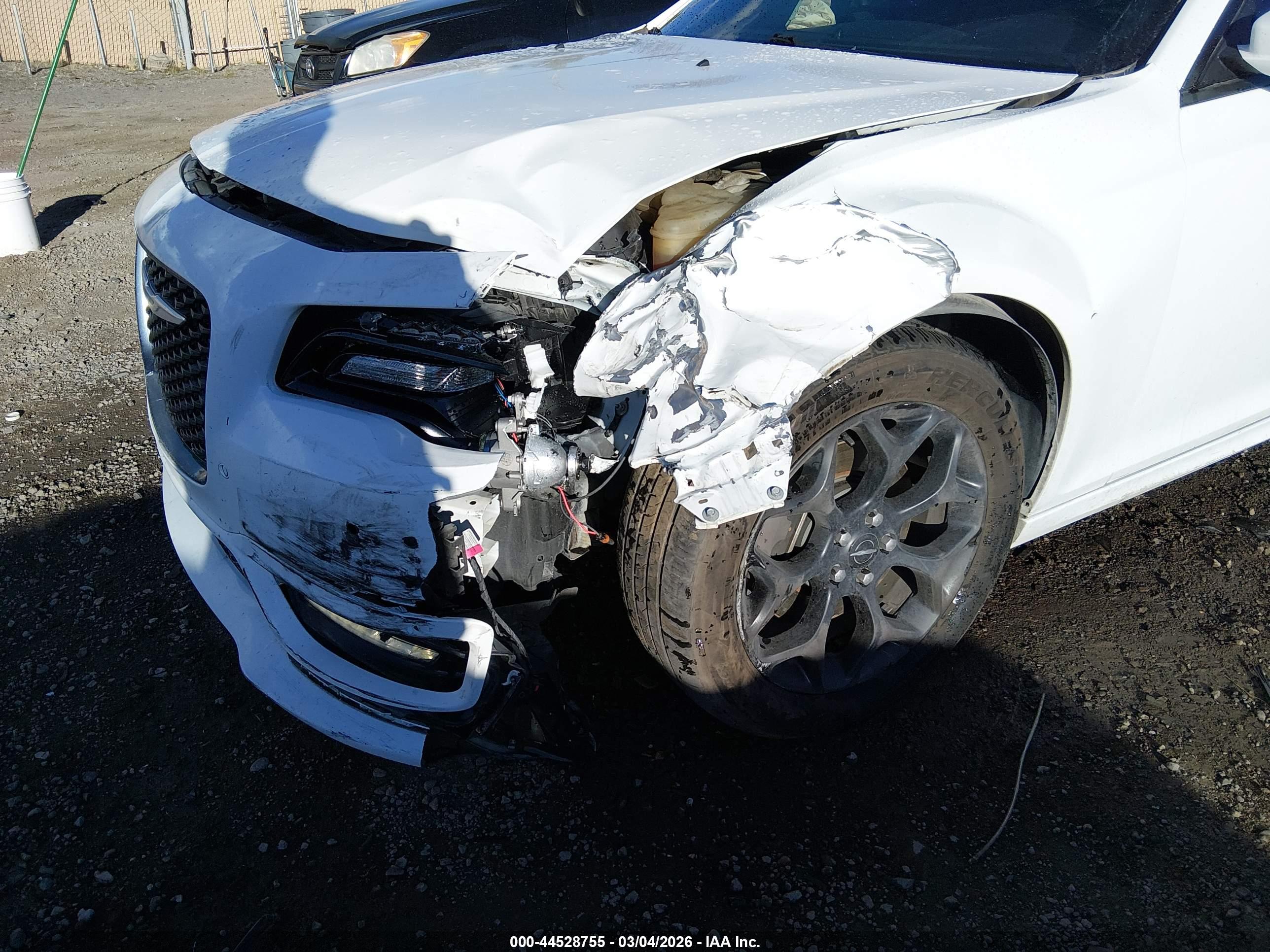 CHRYSLER 300 image 6