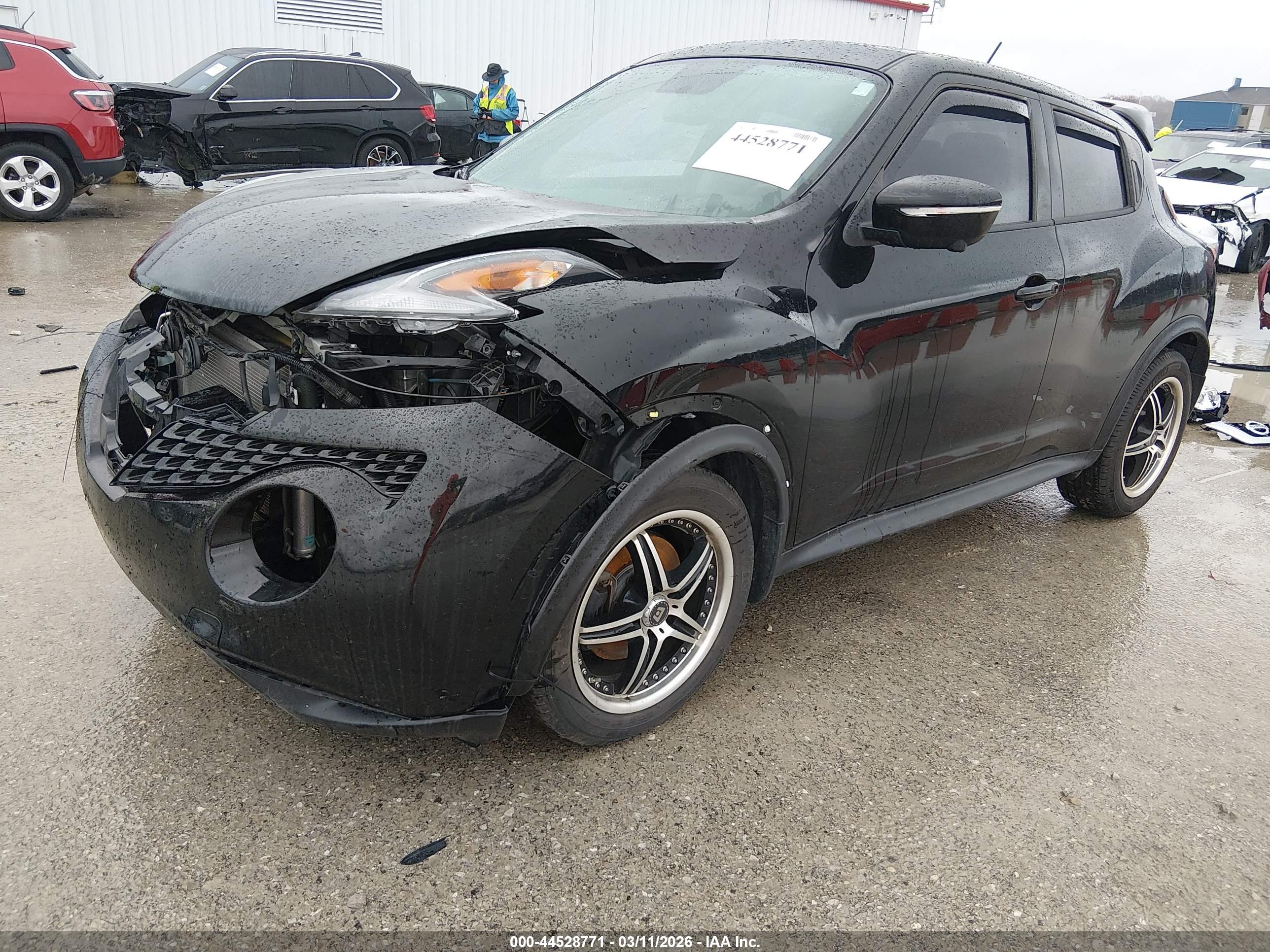 NISSAN JUKE image 2