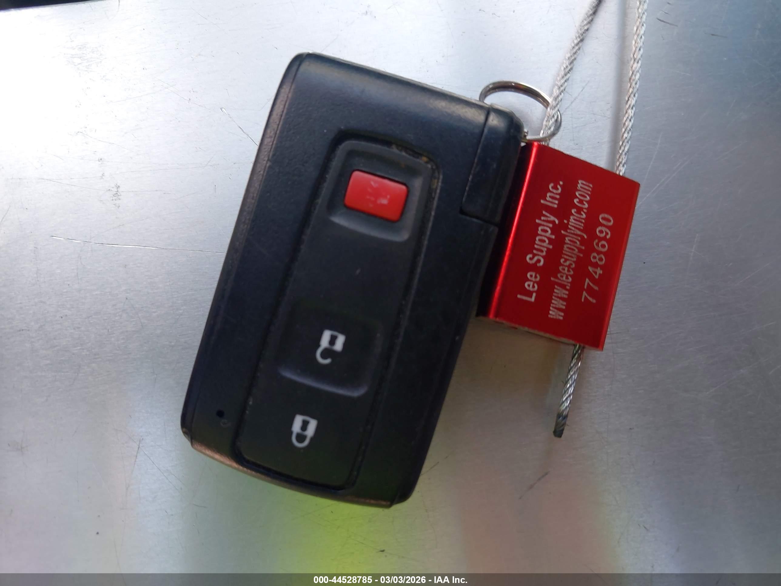 TOYOTA PRIUS image 11