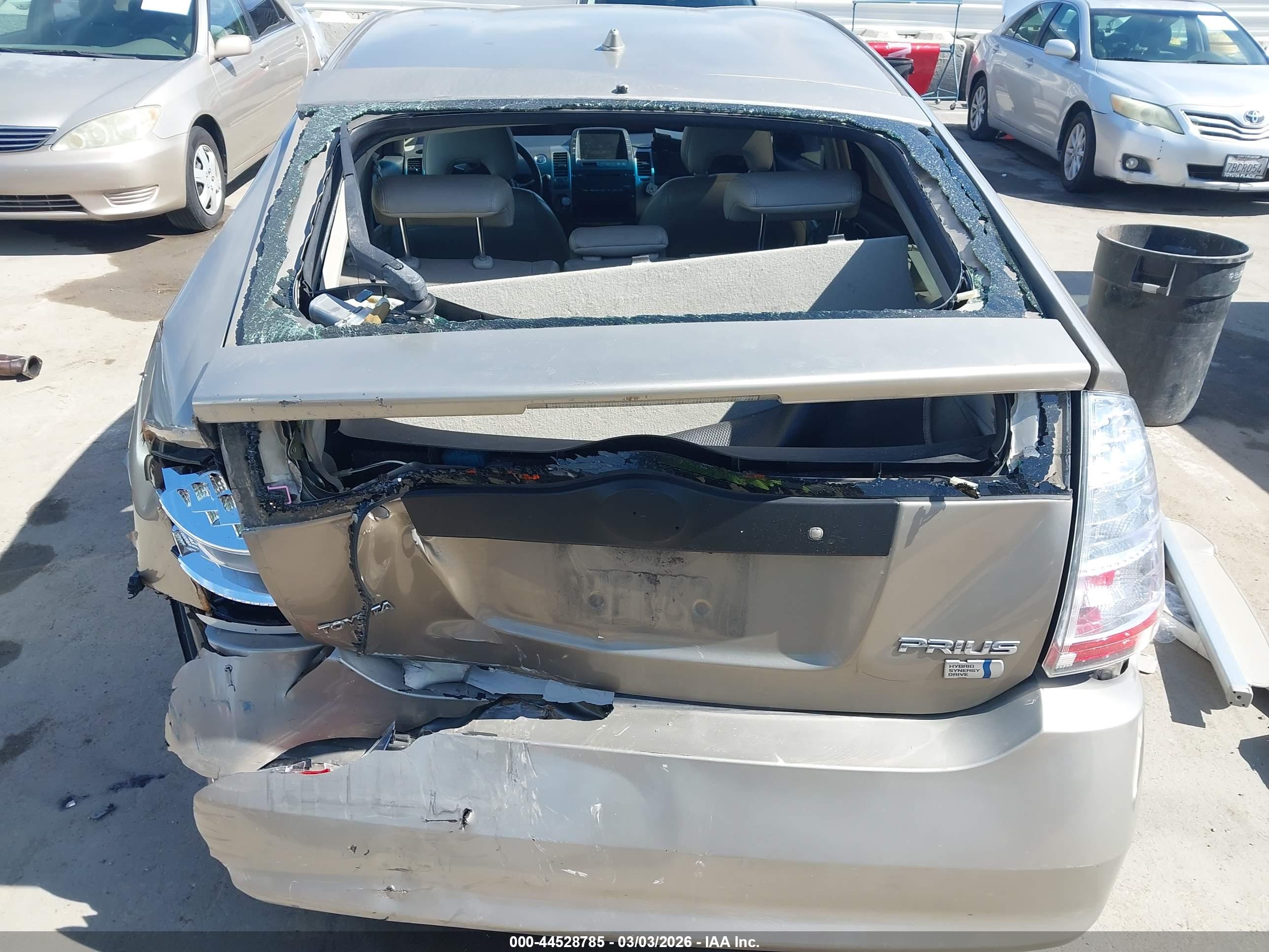 TOYOTA PRIUS image 6