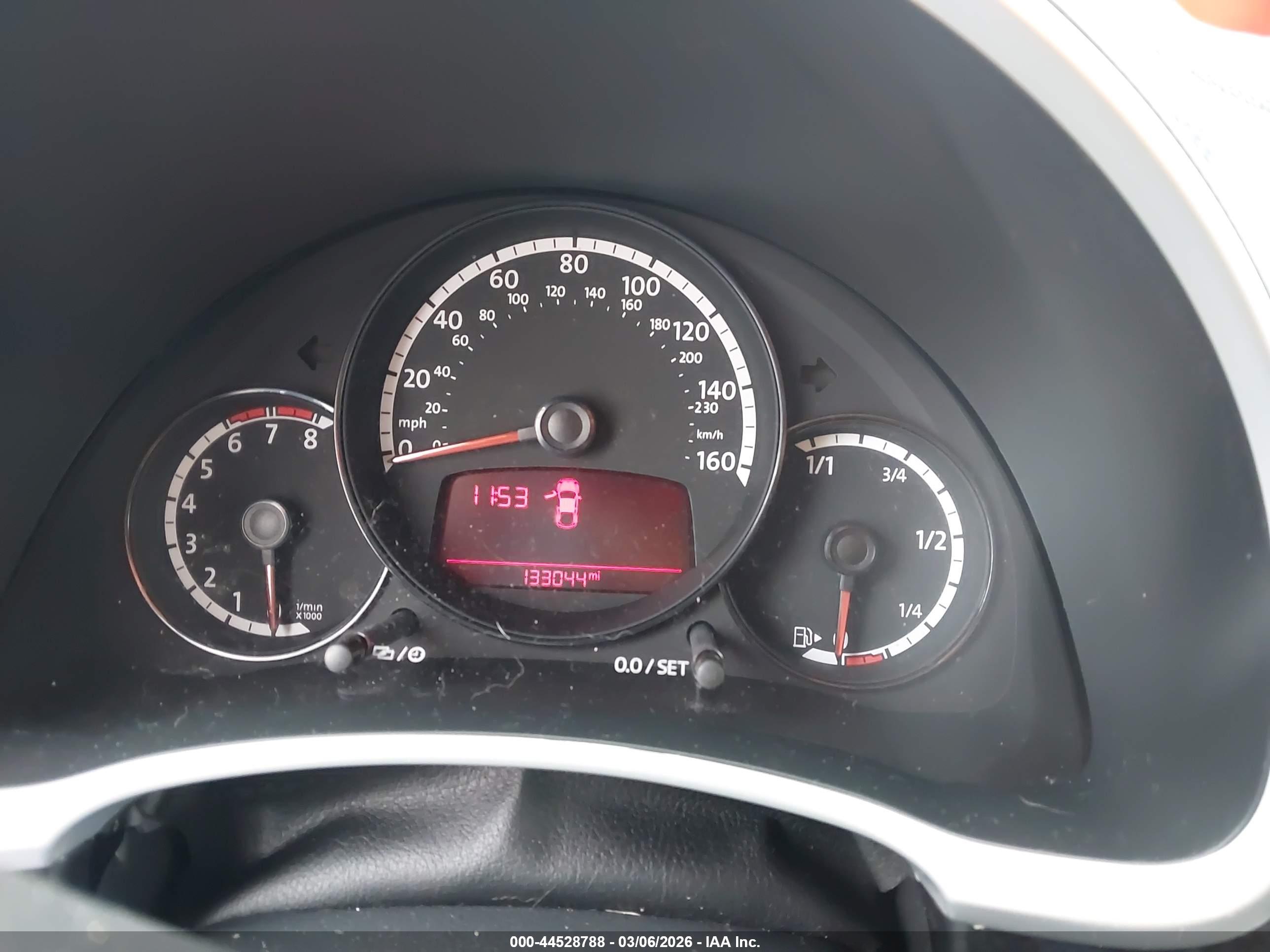 VOLKSWAGEN BEETLE image 7